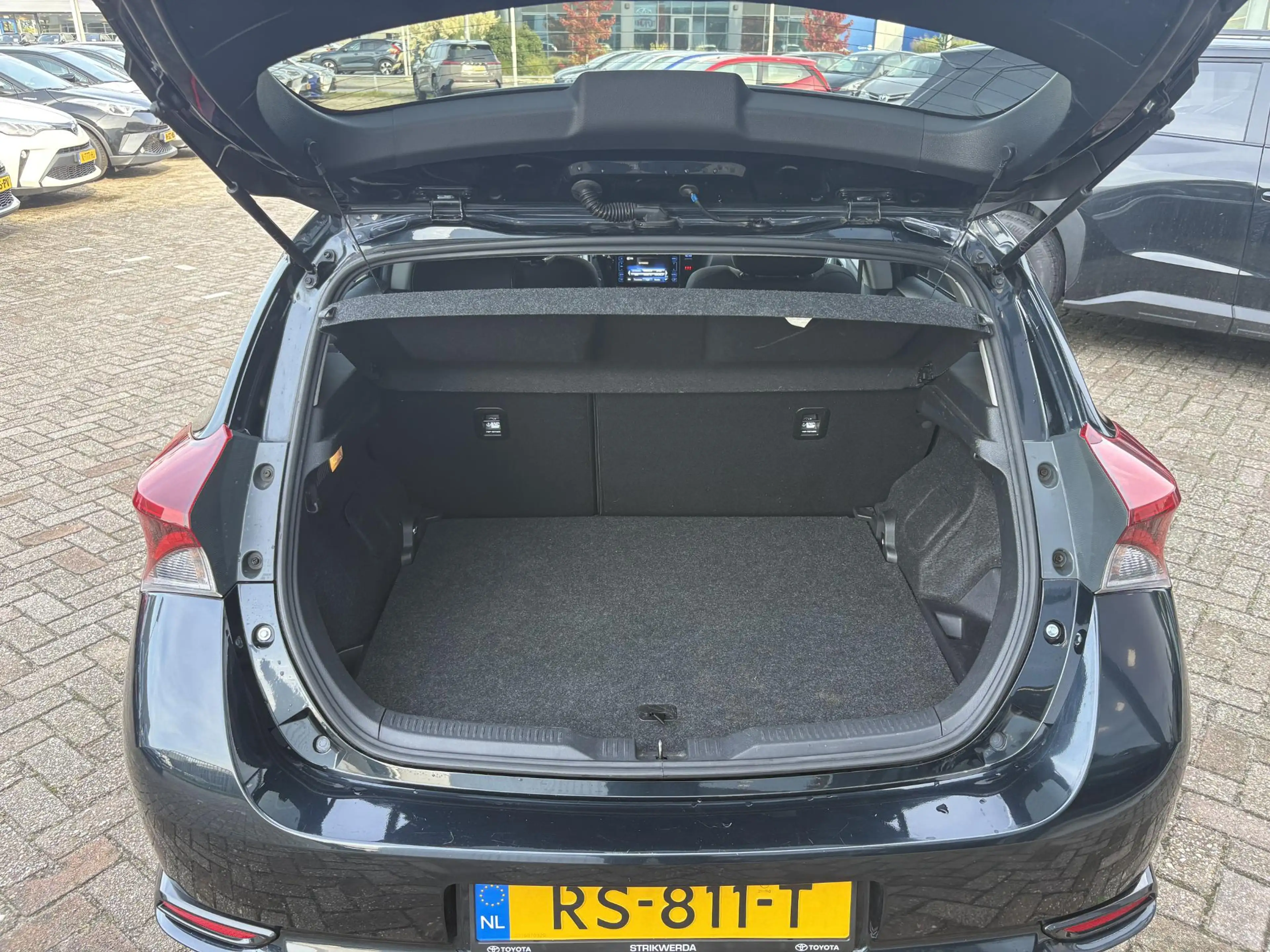 Toyota Auris 1.8 Hybrid Dynamic — photo 10