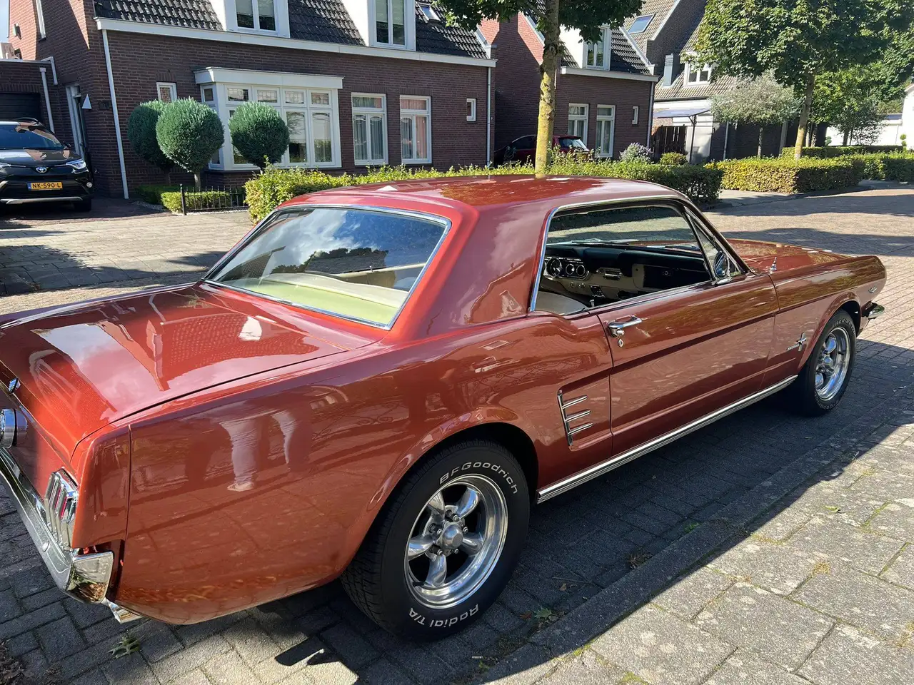 Ford Mustang Coupe, foto 1