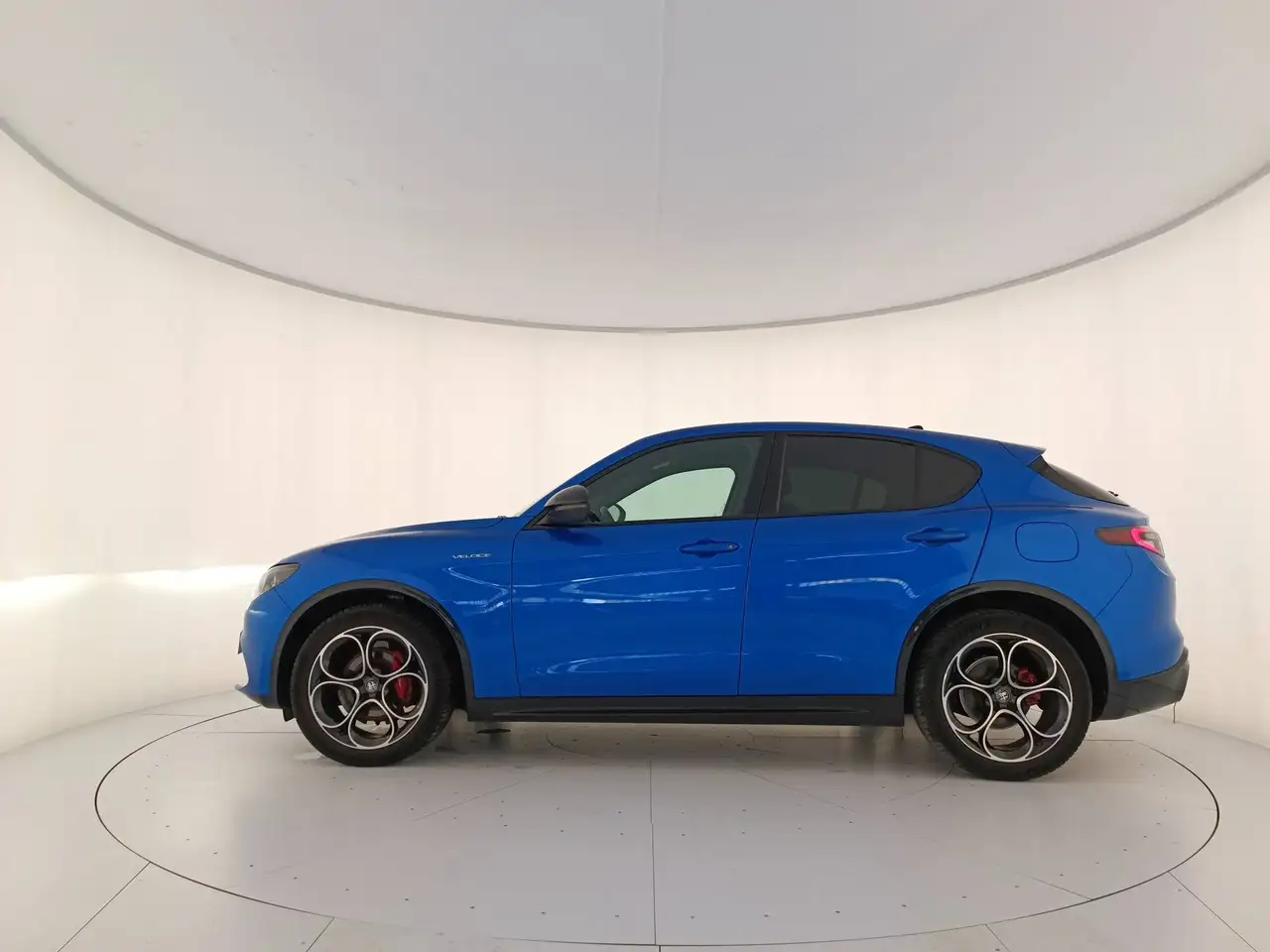 Alfa Romeo Stelvio 2024 — фото 8