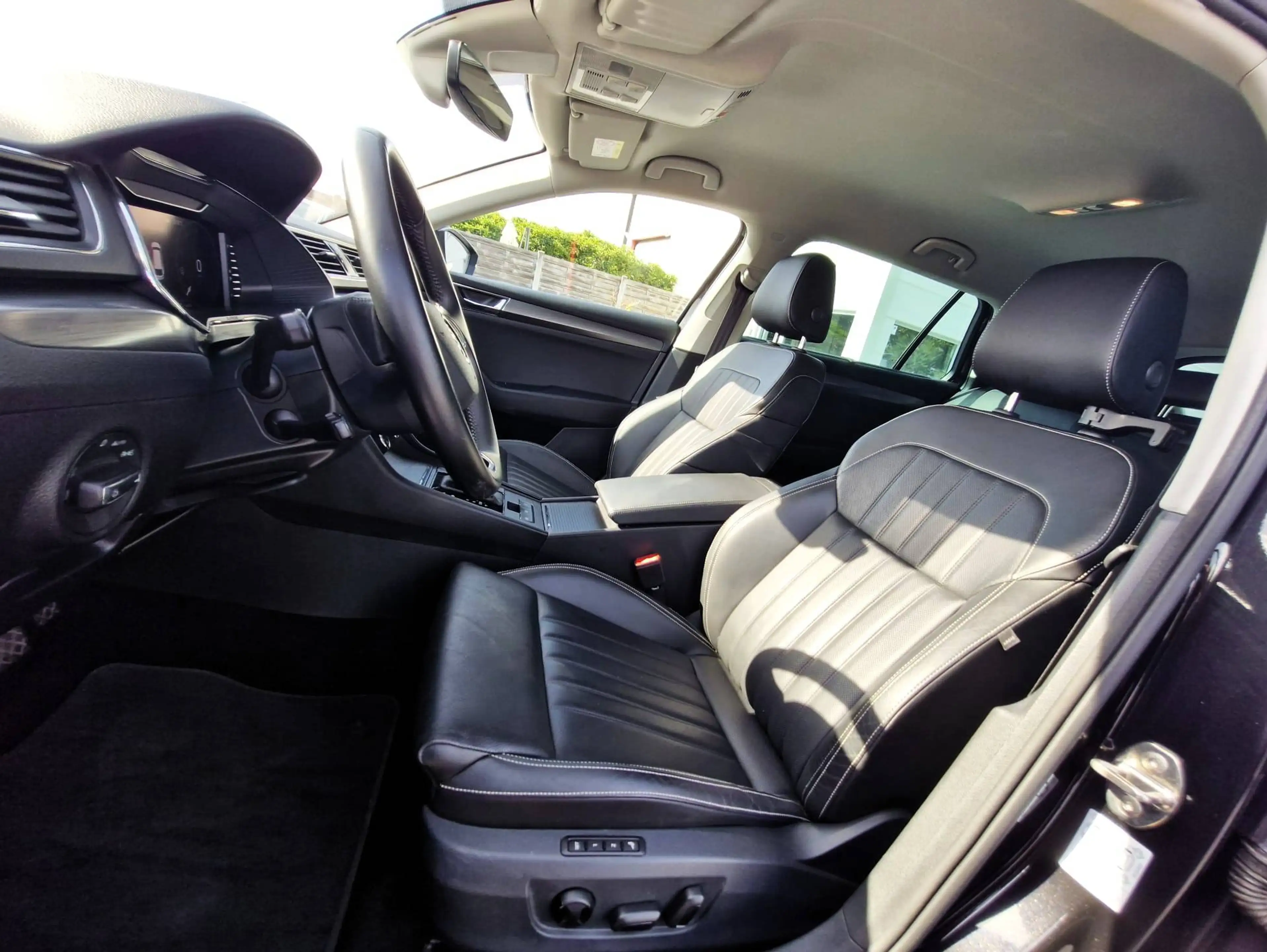Skoda Superb COMBI iV CLEVER+ DSG 218PK | SPORT LEDER | MASSAGE | ACC | SIDE ASSIST | VIRTUAL | NAVI — photo 12