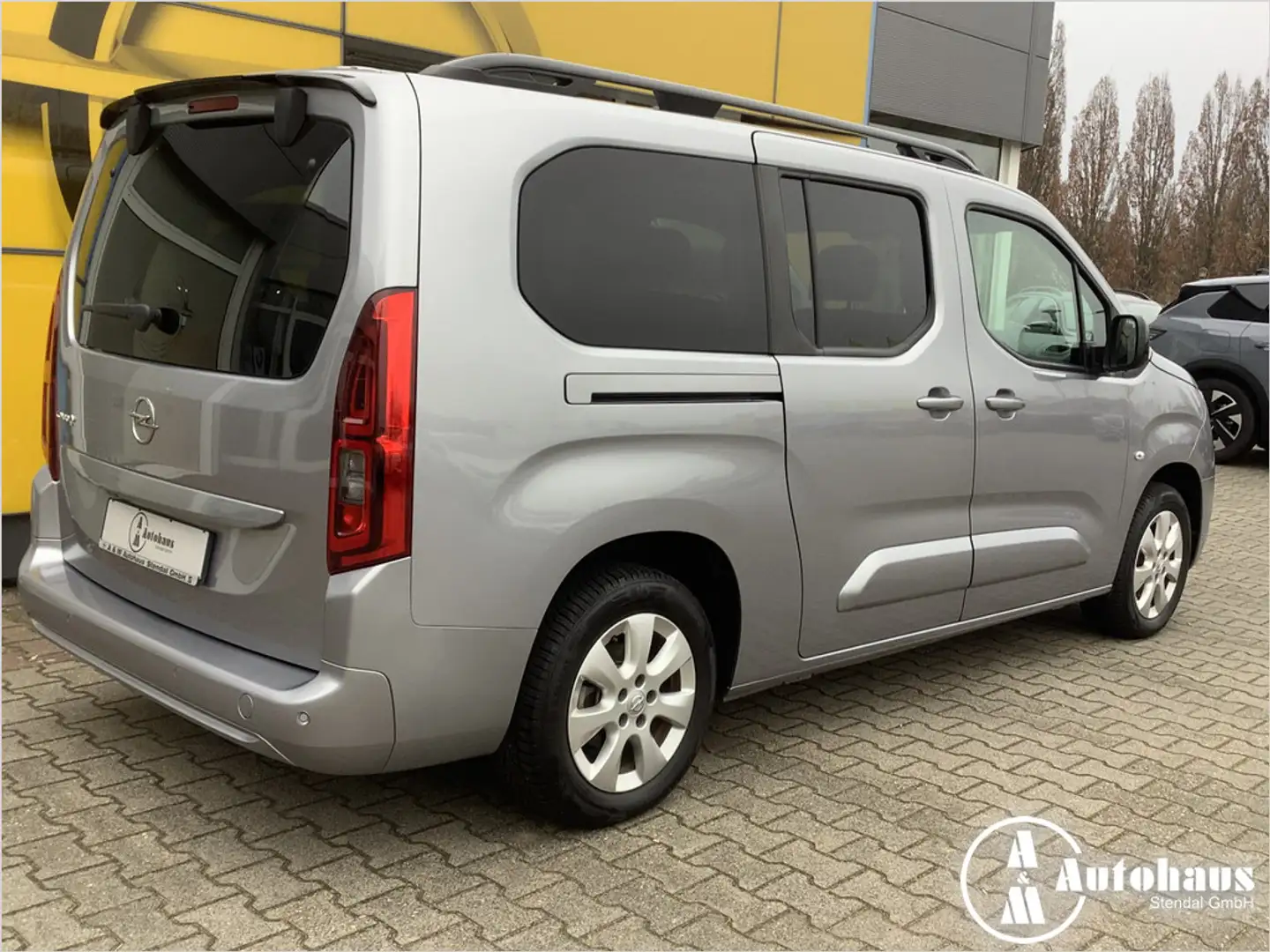 Opel Combo Life E - e Ultimate SHZ KAMERA 7-SITZER Gris - 2
