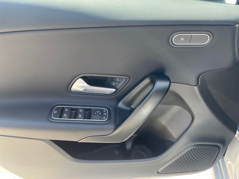 Mercedes-Benz CLA 200 d Shooting Brake Rückfahrkamera,Klima — photo 12