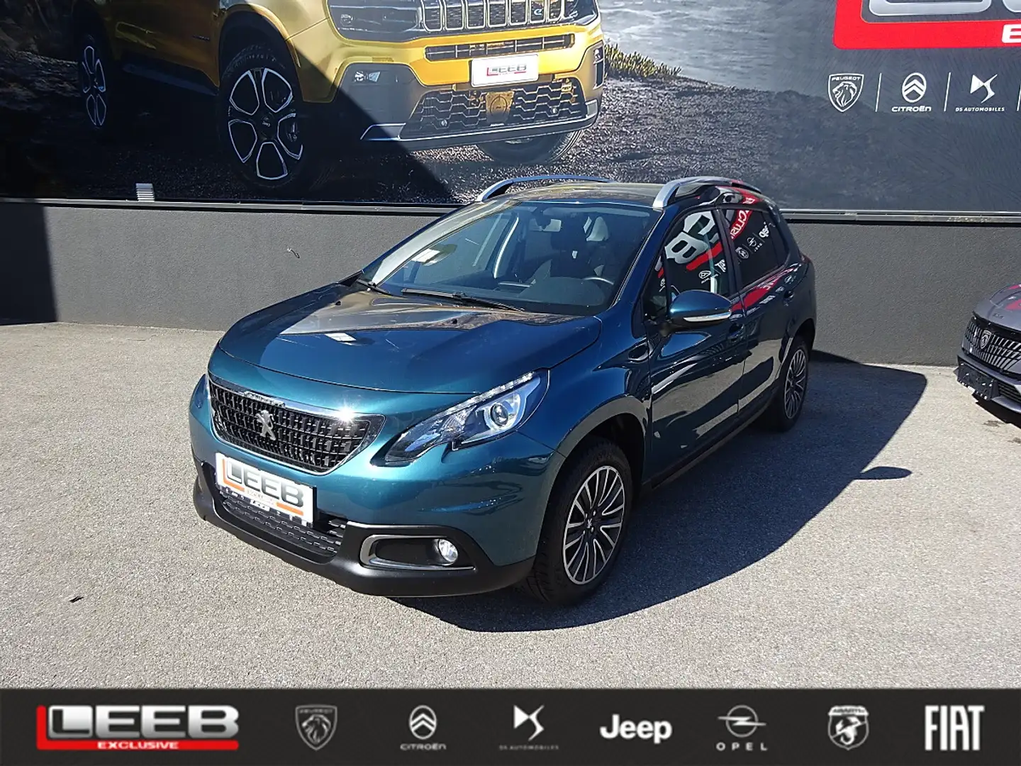 Peugeot 2008 1,2 PureTech 82 Active S&S Grün - 1