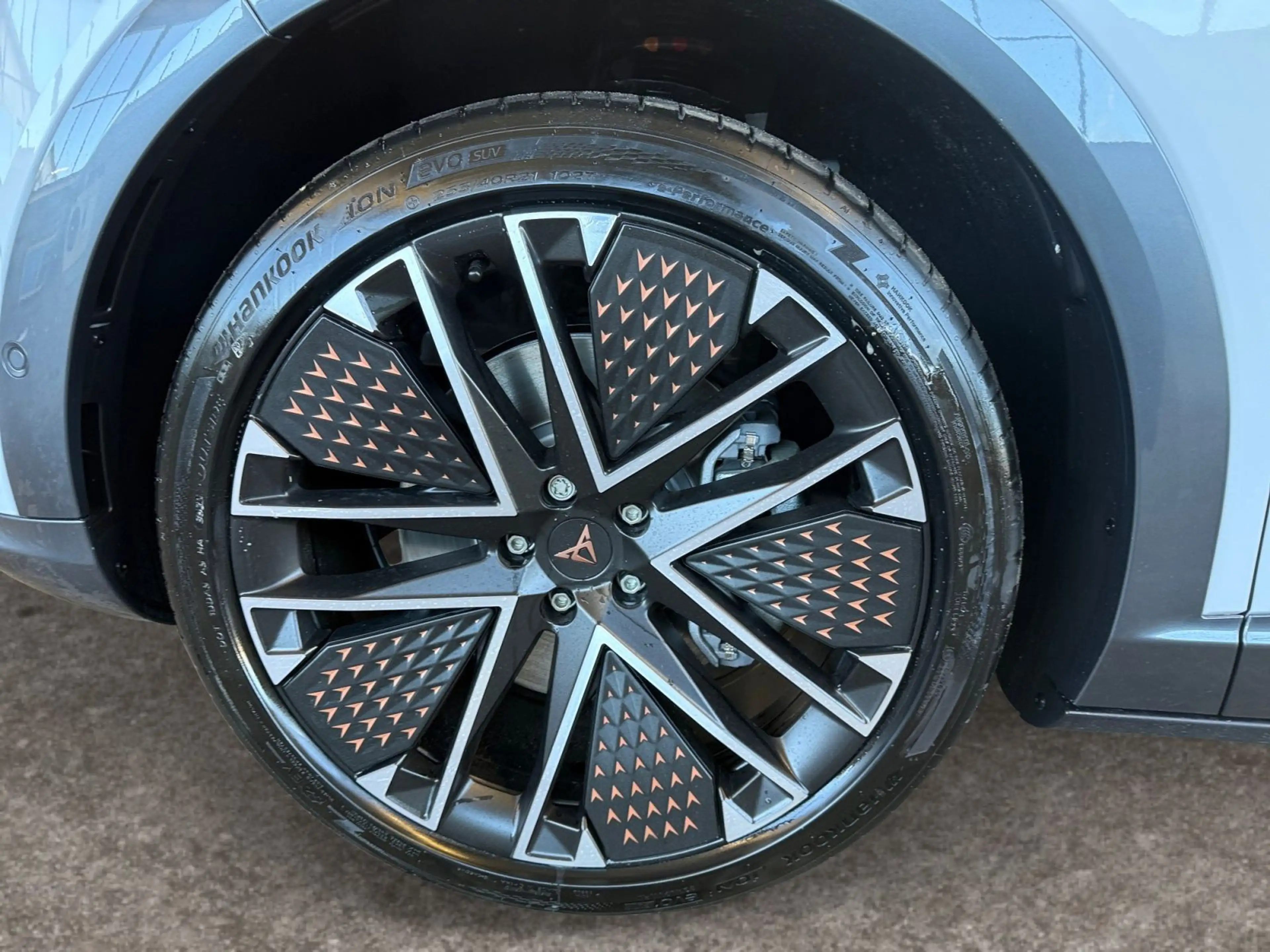 CUPRA Tavascan VZ Extreme, Head Up, Sennheiser, Matrix — photo 15