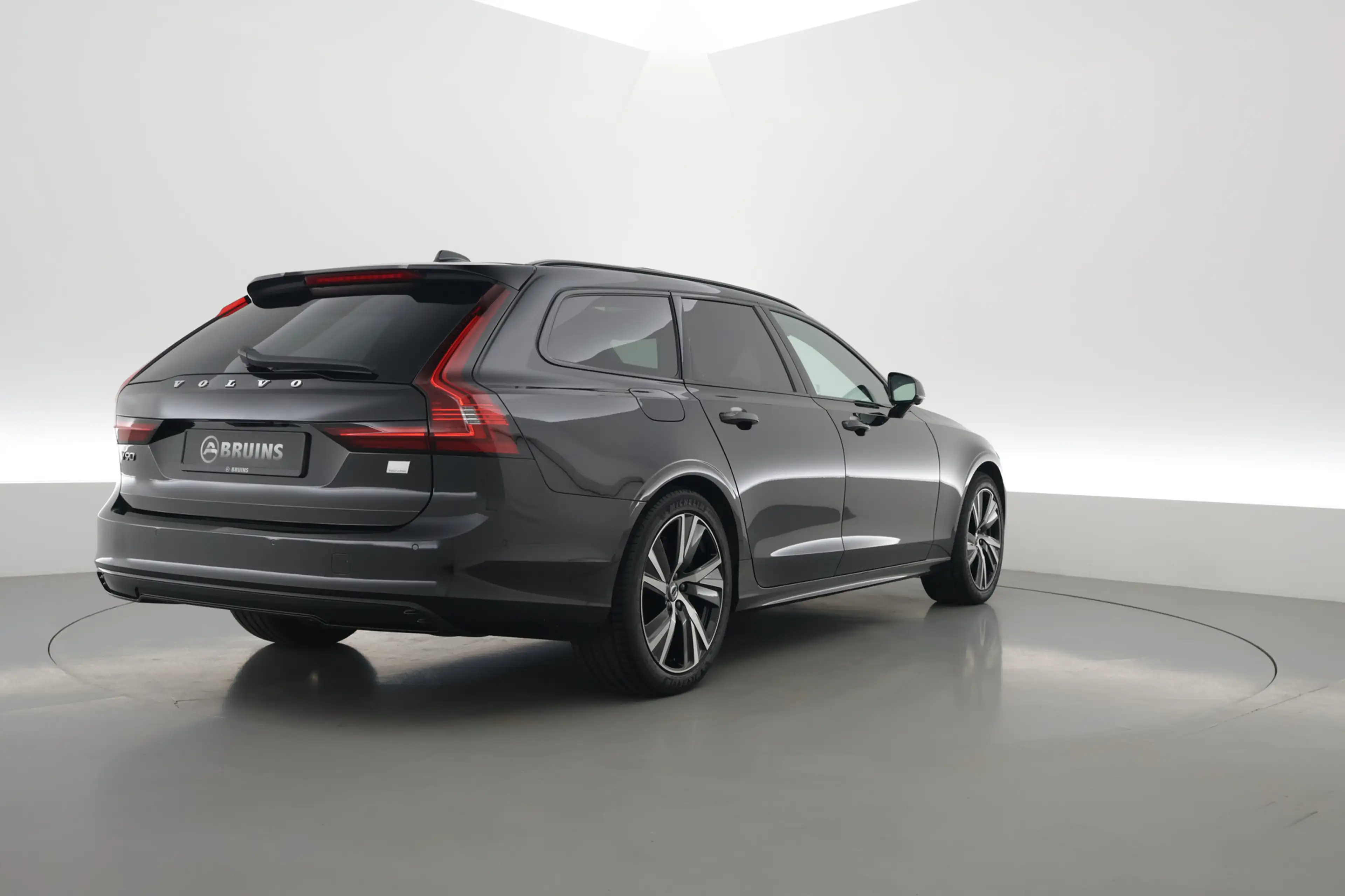 Volvo V90 2.0 T6 Plug-in hybrid AWD Ultimate Dark | Long Ran — photo 2