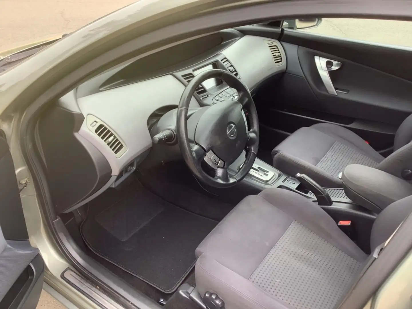 Nissan Primera 2.0 ACENTA NAVI AUTOMAAT Gris - 2