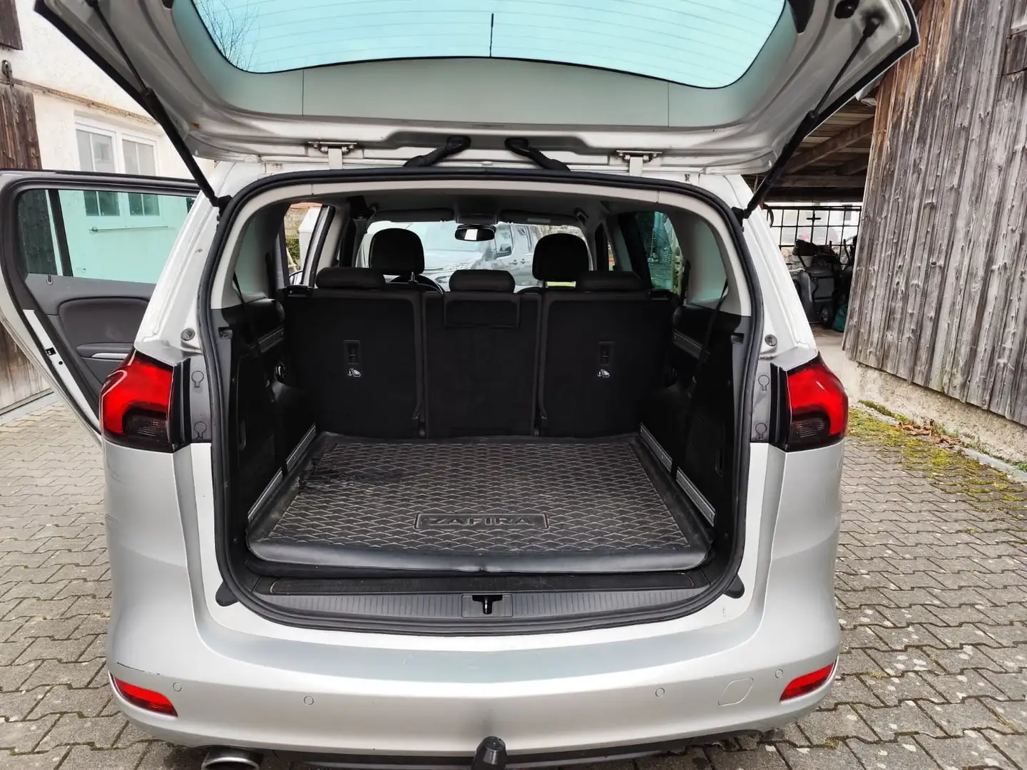 Opel Zafira Tourer Zafira+Tourer+2.0+CDTI+Automatik+drive Plateado - 1