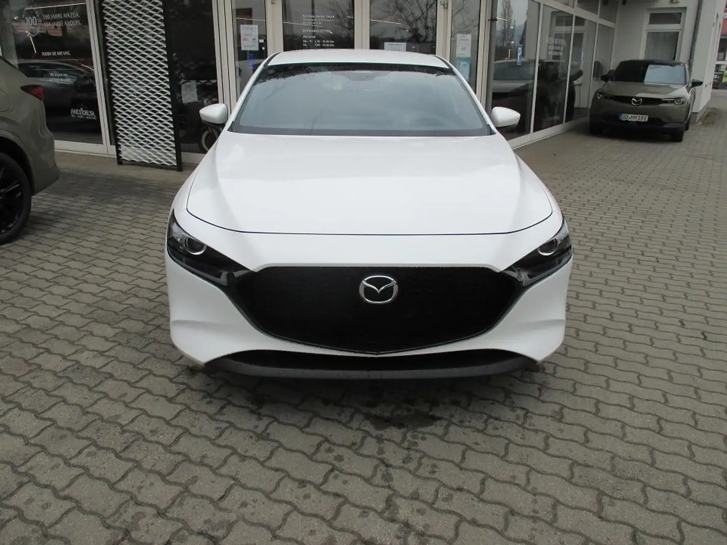 Mazda 3 5HB 2.5L e-SKYACTIV G 140 Prime-line Blanc - 2