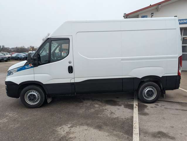 Iveco Daily Kasten 2.3 Hi-Matic 35  Radstand 3520