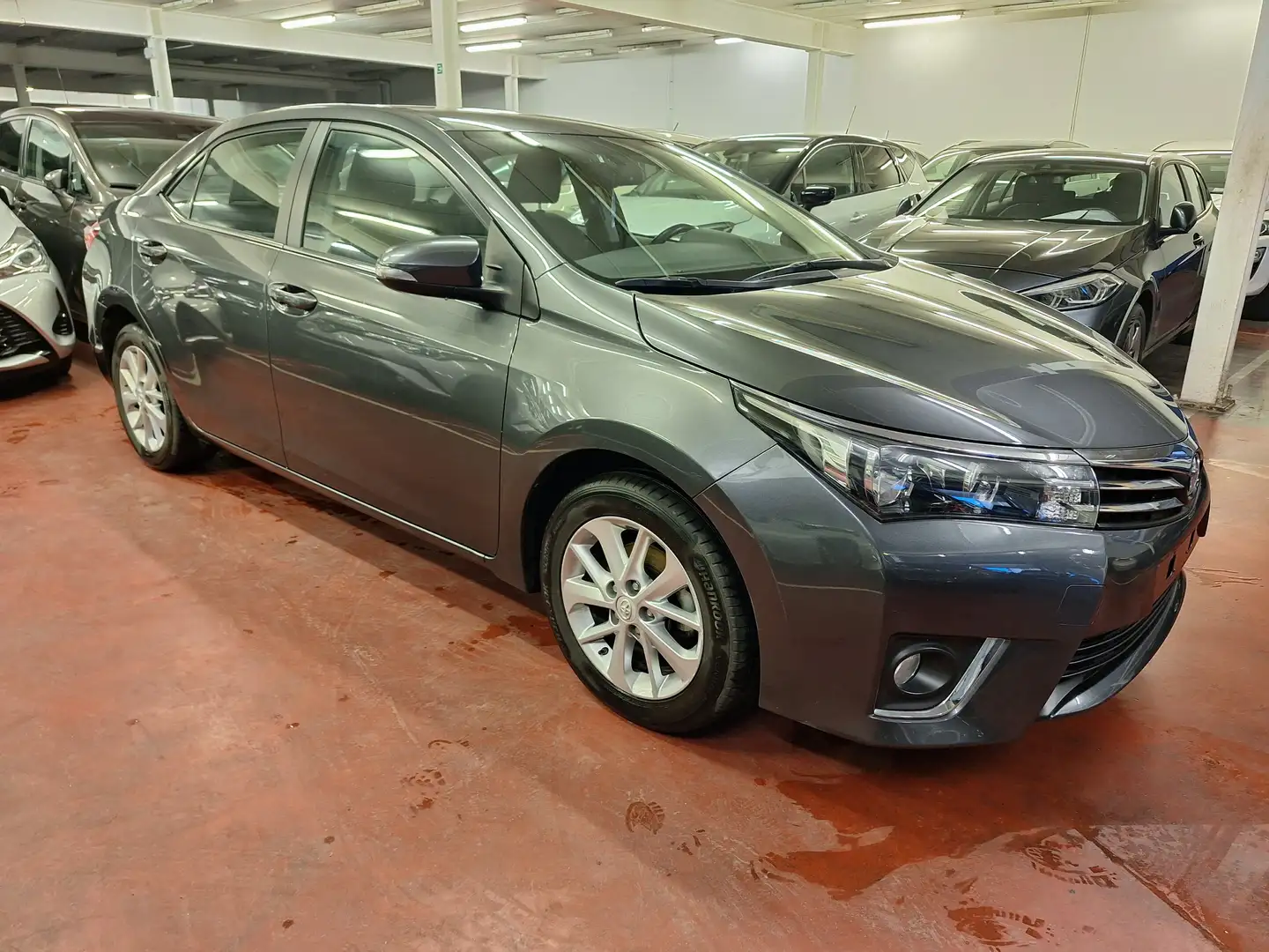 Toyota Corolla 1.33i VVT-i Comfort Gri - 1