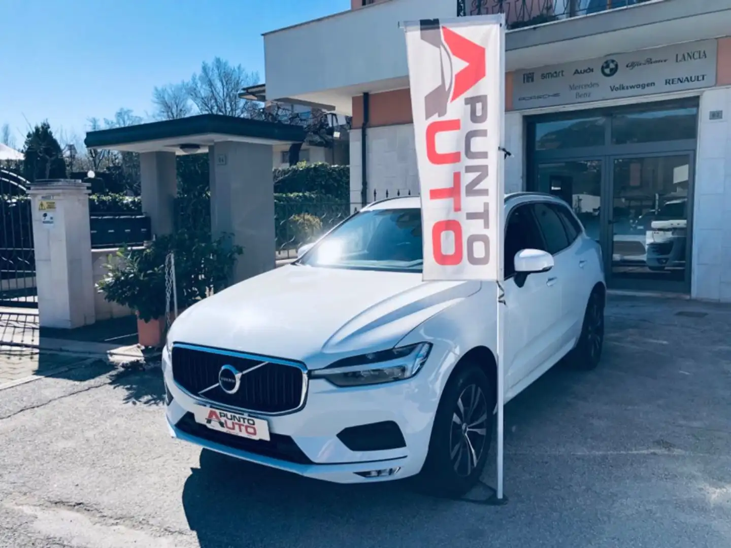 Volvo XC60 B4 (d) AWD Geartronic Momentum Pro 60MILA KM TELEC Bianco - 2