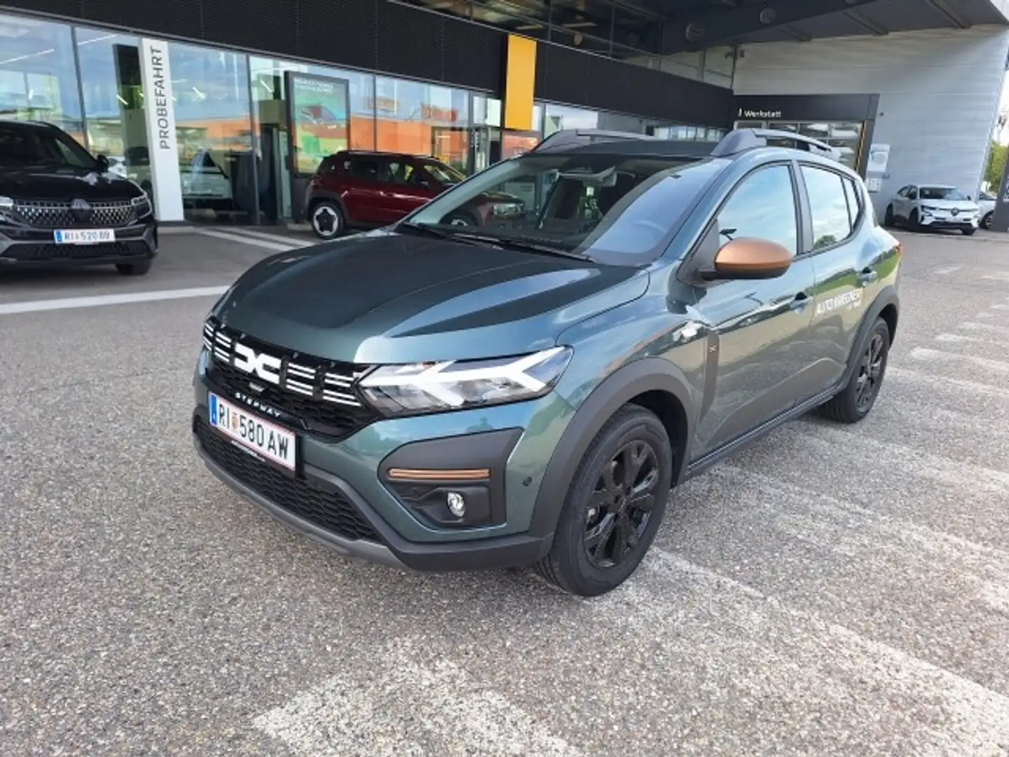 Dacia Sandero SANDERO Stepway Extreme+ TCe 90 Grün - 1
