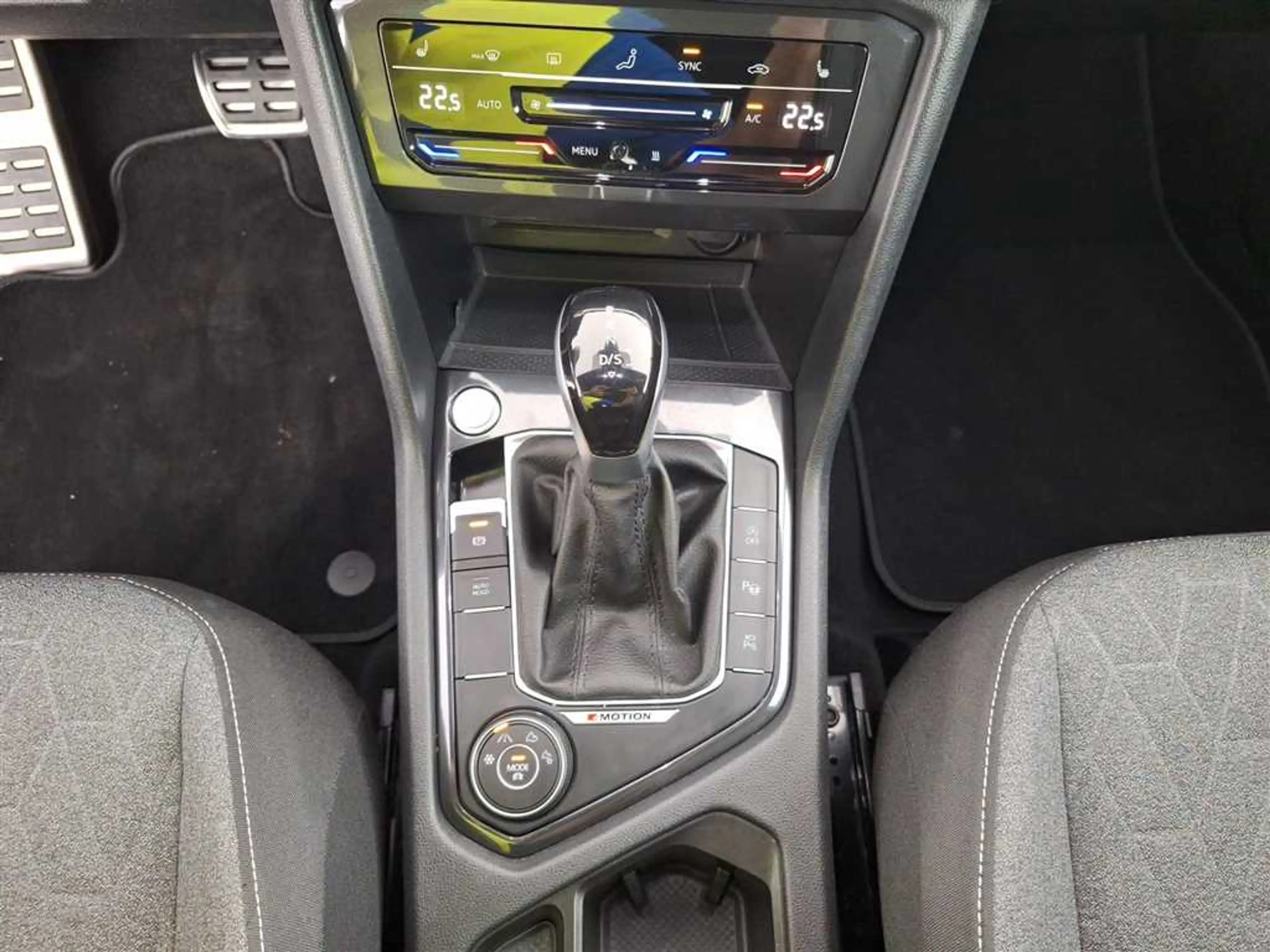 Volkswagen Tiguan Allspace Move 2.0 TSI 4MOTION DSG — photo 15