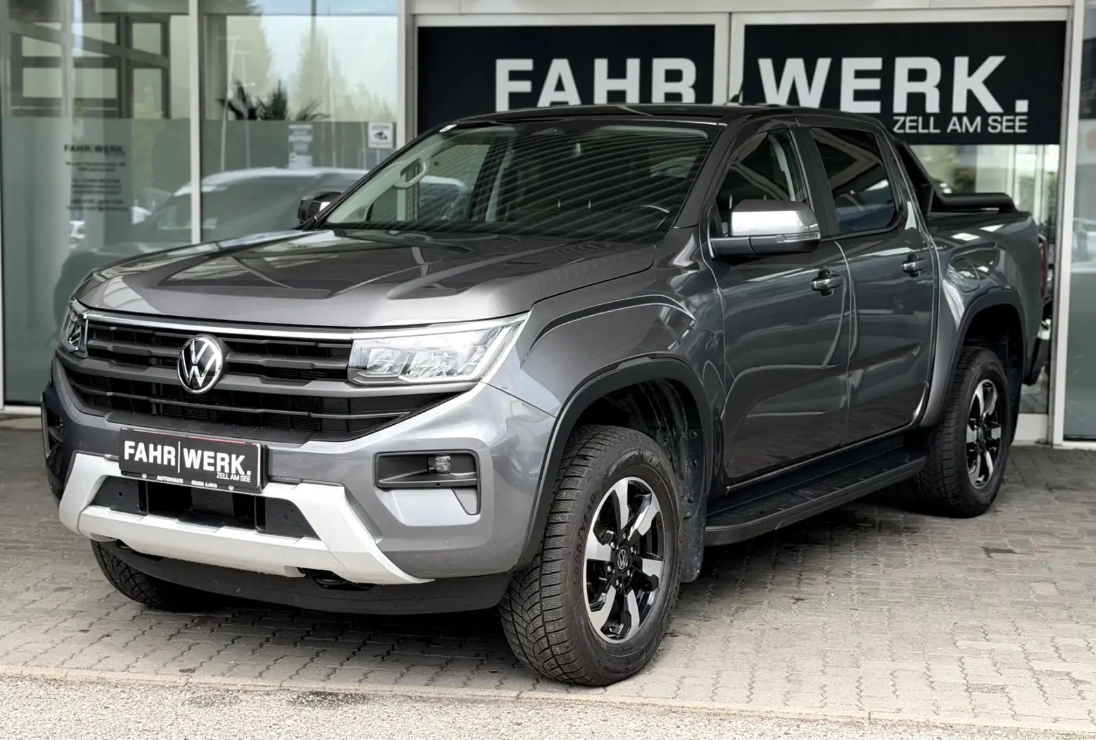 Volkswagen Amarok DoubleCab 2,0 TDI Life 4Motion Aut. Grau - 1