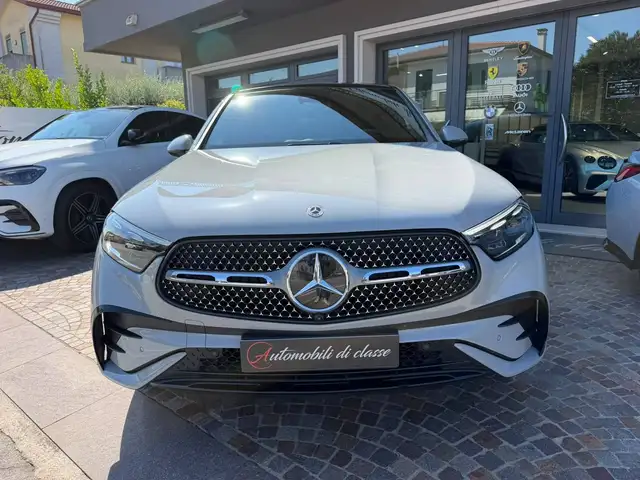 Mercedes-Benz GLC view 2