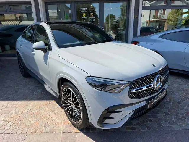 Mercedes-Benz GLC view 3