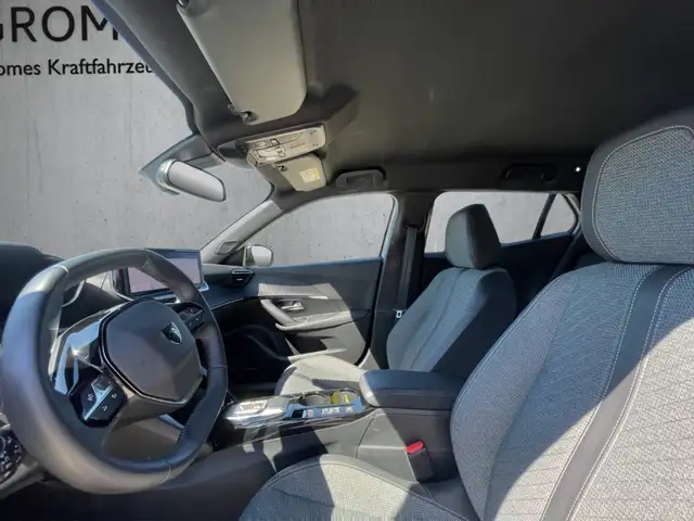 Peugeot 2008 view 9