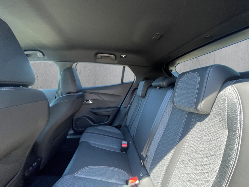 Peugeot 2008 Allure PureTech 130 EAT8 LED Apple CarPlay Android — photo 8