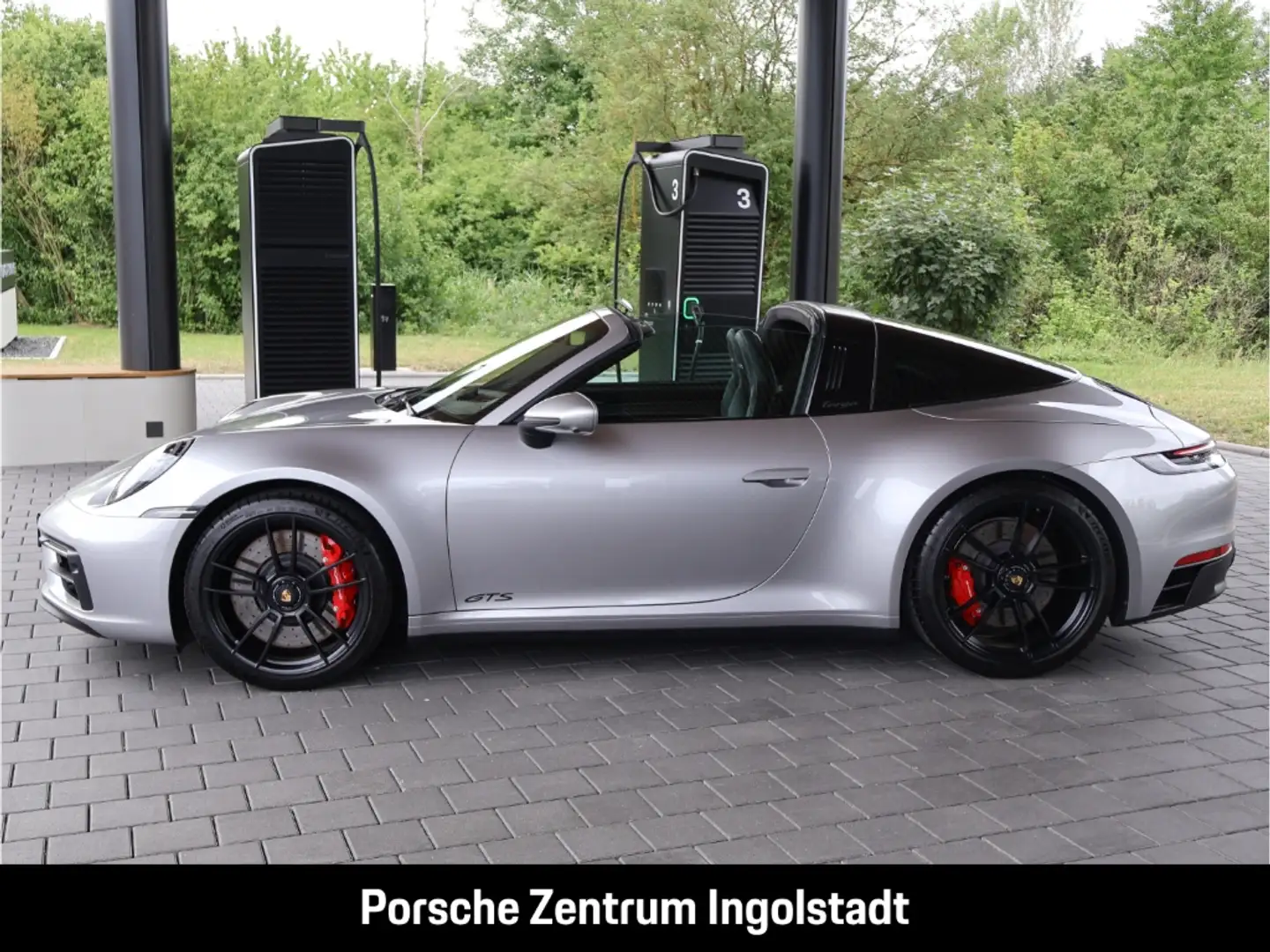 Porsche 992 (911) Targa 4 GTS, Hinterachslenkung, PA Surround Silber - 2