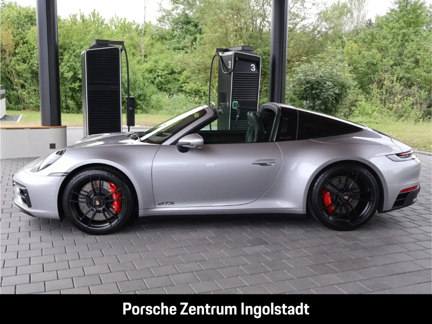 Porsche 992 (911) Targa 4 GTS, Hinterachslenkung, PA Surround Argent - 2