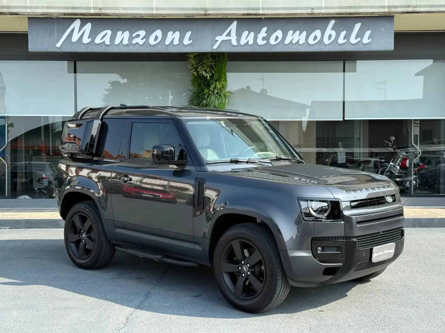 Land Rover Defender 90 3.0D I6 200 CV AWD Auto SE Grigio - 1