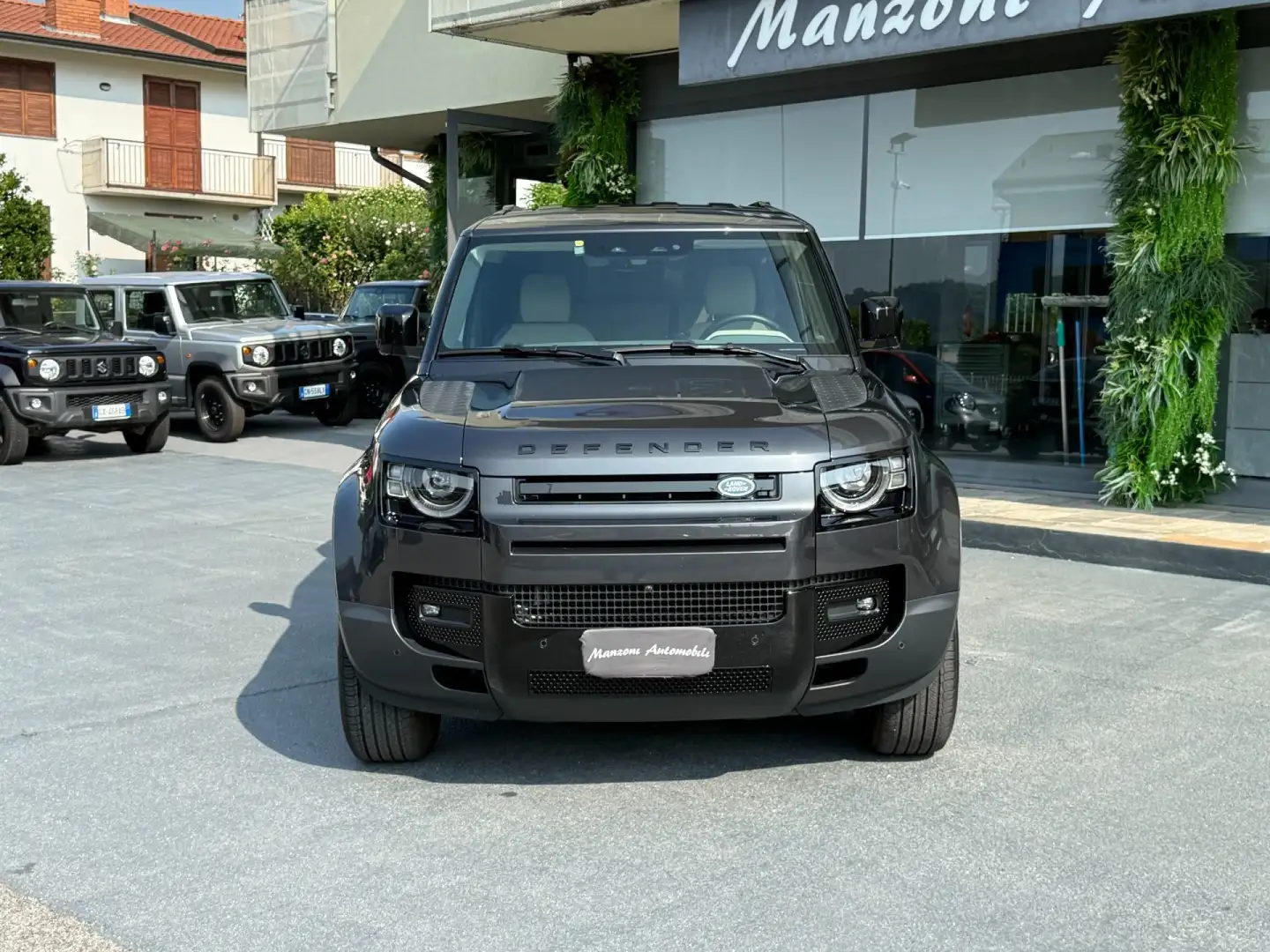 Land Rover Defender 90 3.0D I6 200 CV AWD Auto SE Grigio - 2