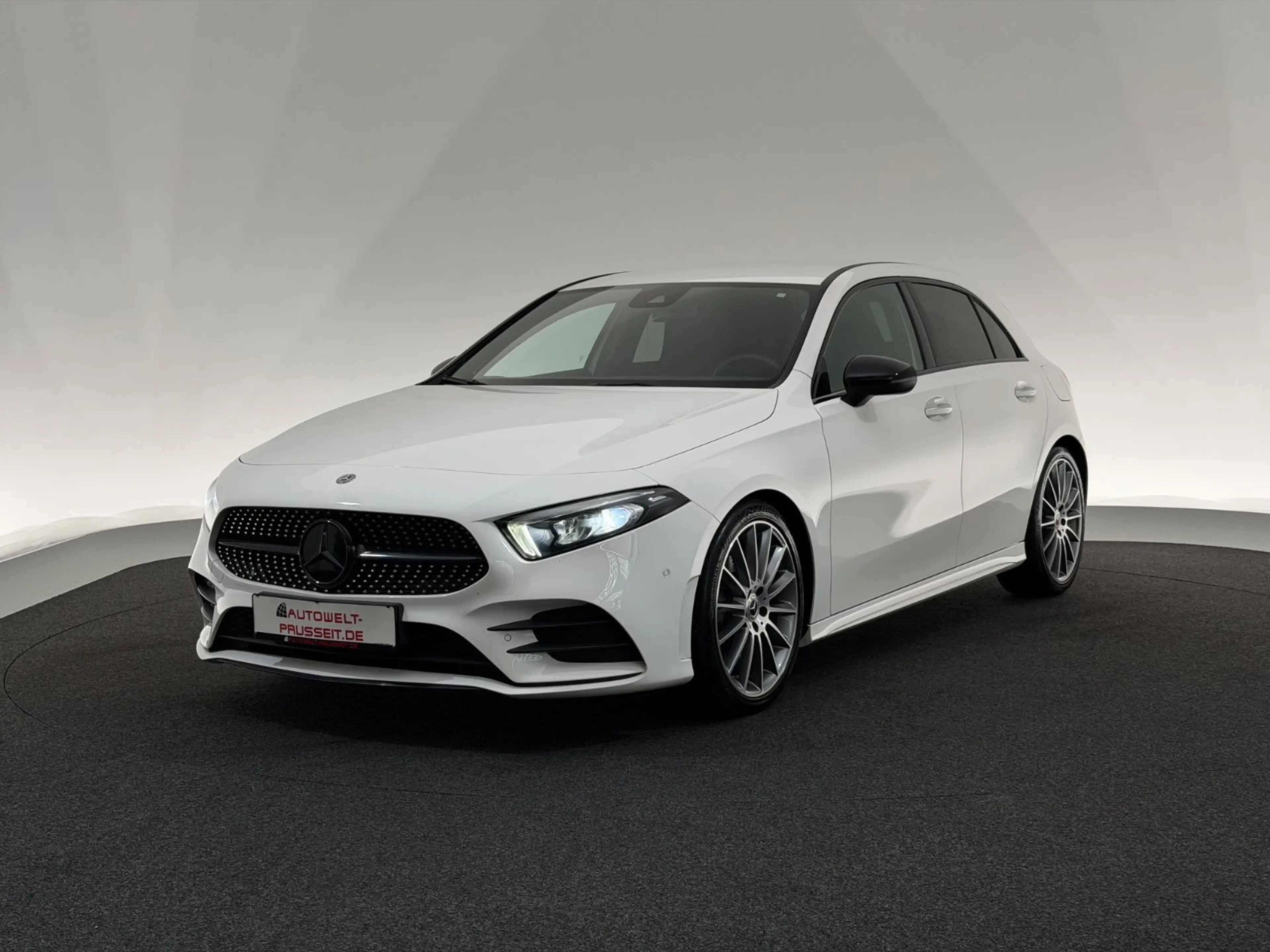 Mercedes-Benz A 250 *AMG LINE*NIGHT-LED-KEYLESS-BURMESTER-R.KAM — photo 3