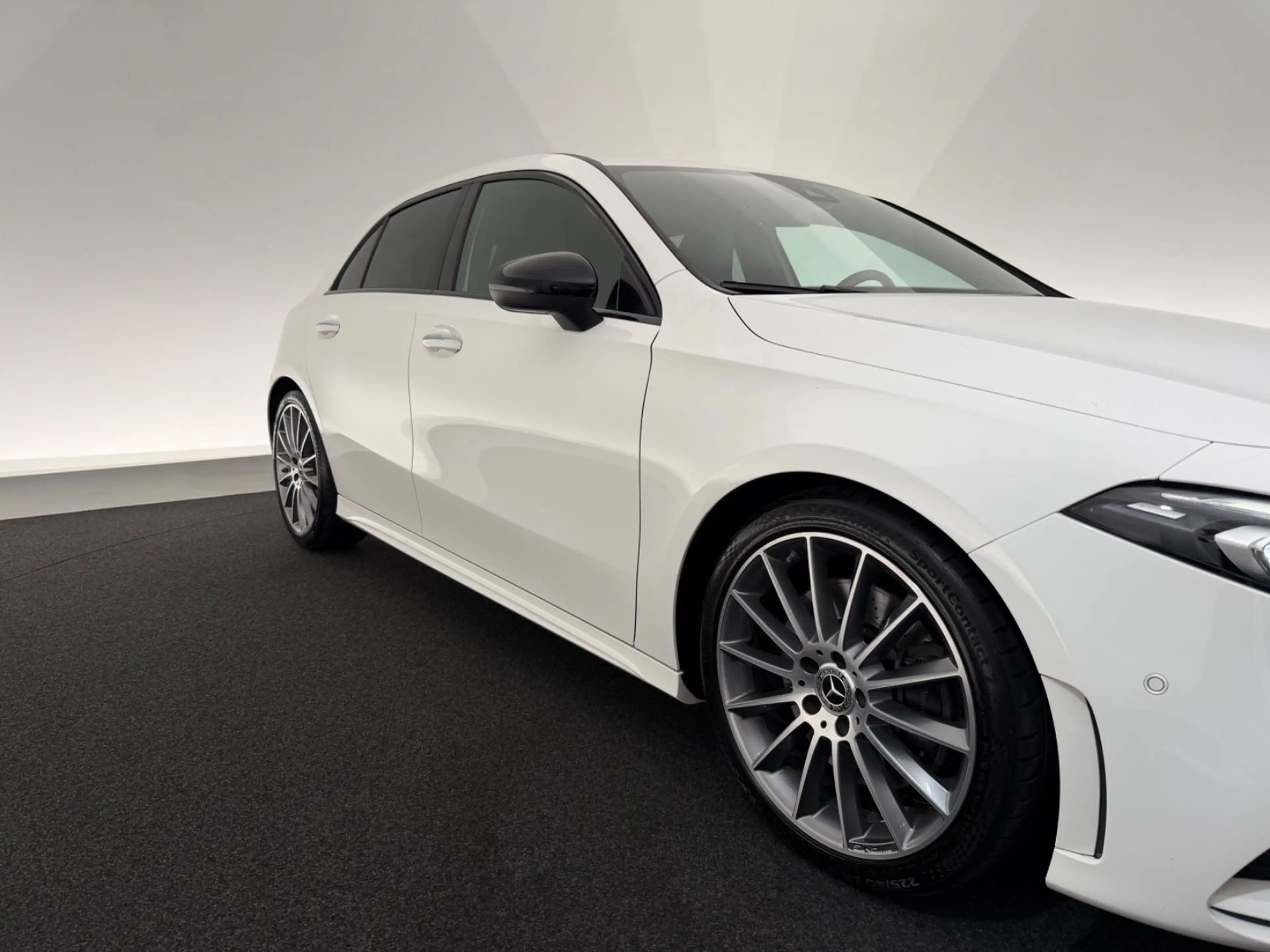 Mercedes-Benz A 250 *AMG LINE*NIGHT-LED-KEYLESS-BURMESTER-R.KAM — photo 15