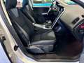Volvo XC60 Kinetic D3/D4 AWD Weiß - thumbnail 16