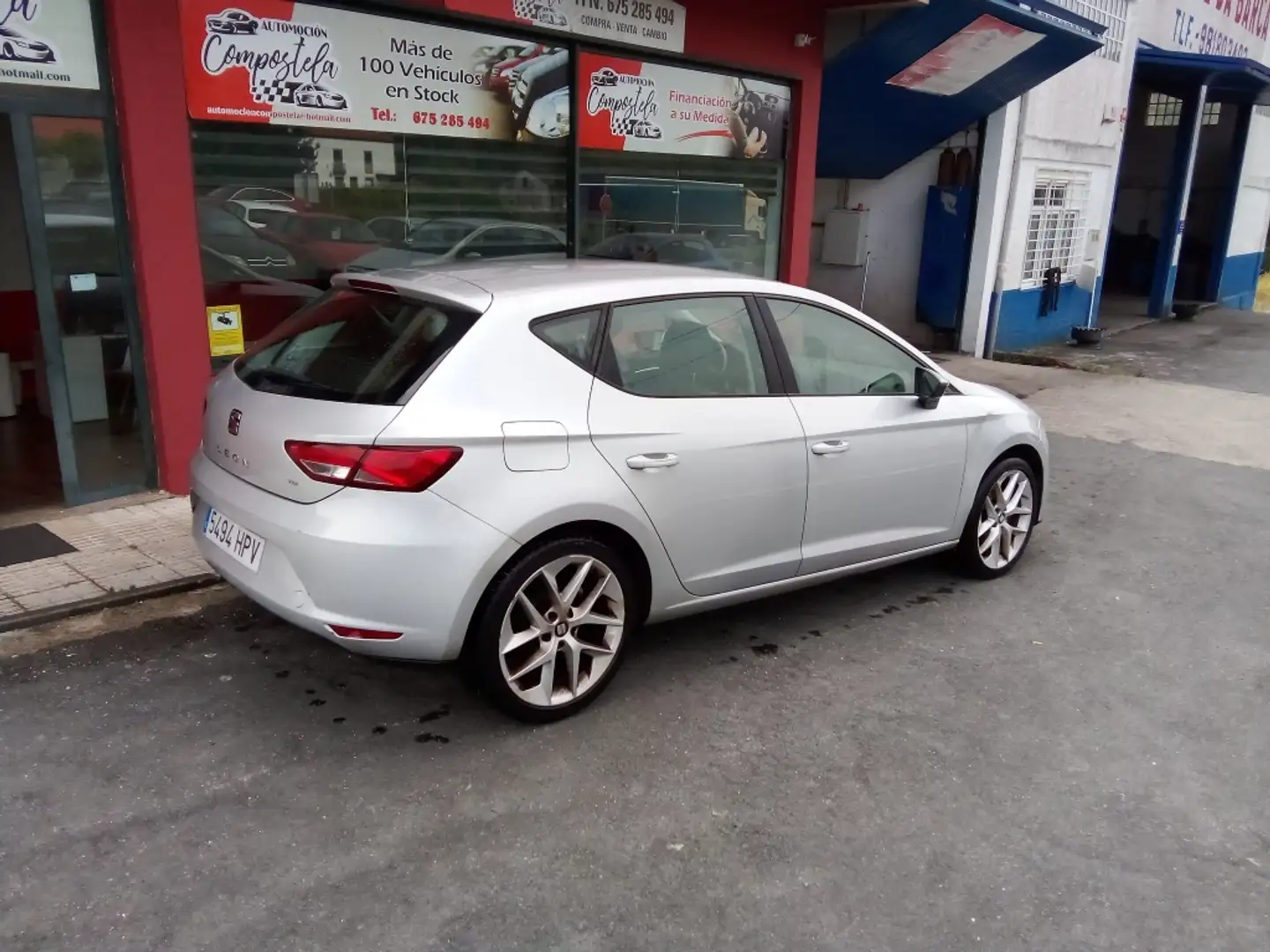 SEAT Leon 1.6TDI CR S&S Style 105 Plateado - 1