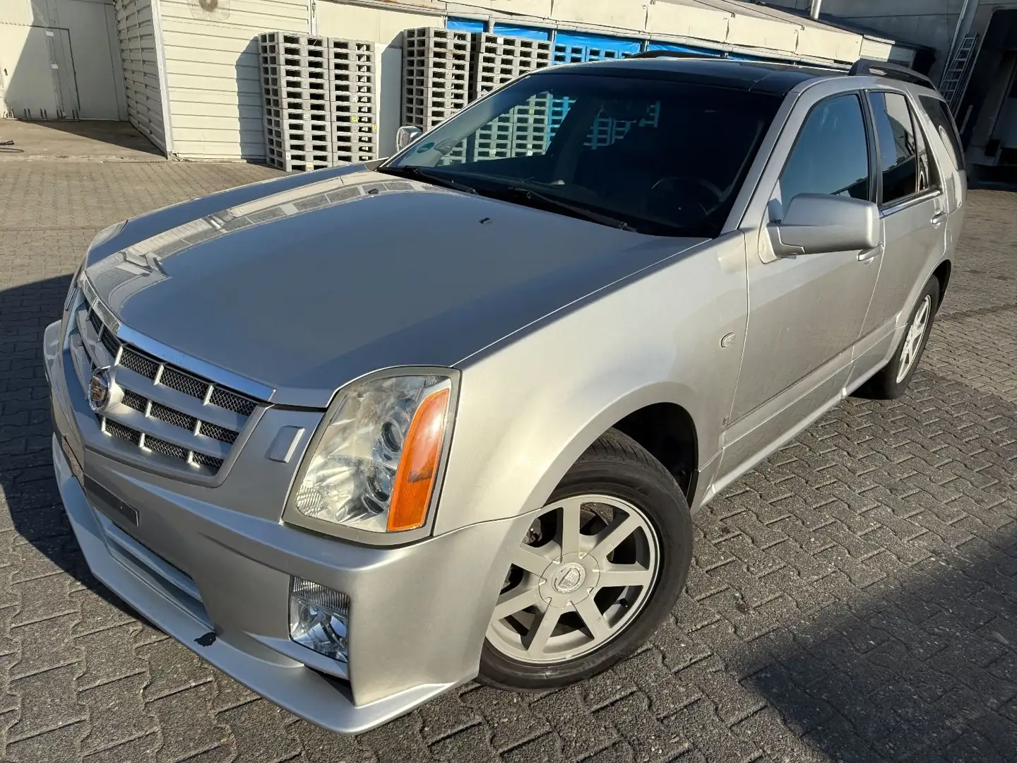 Cadillac SRX V8 AWD Sport Luxury/ Gas.Neu/1 Jahr Garantie Silber - 1