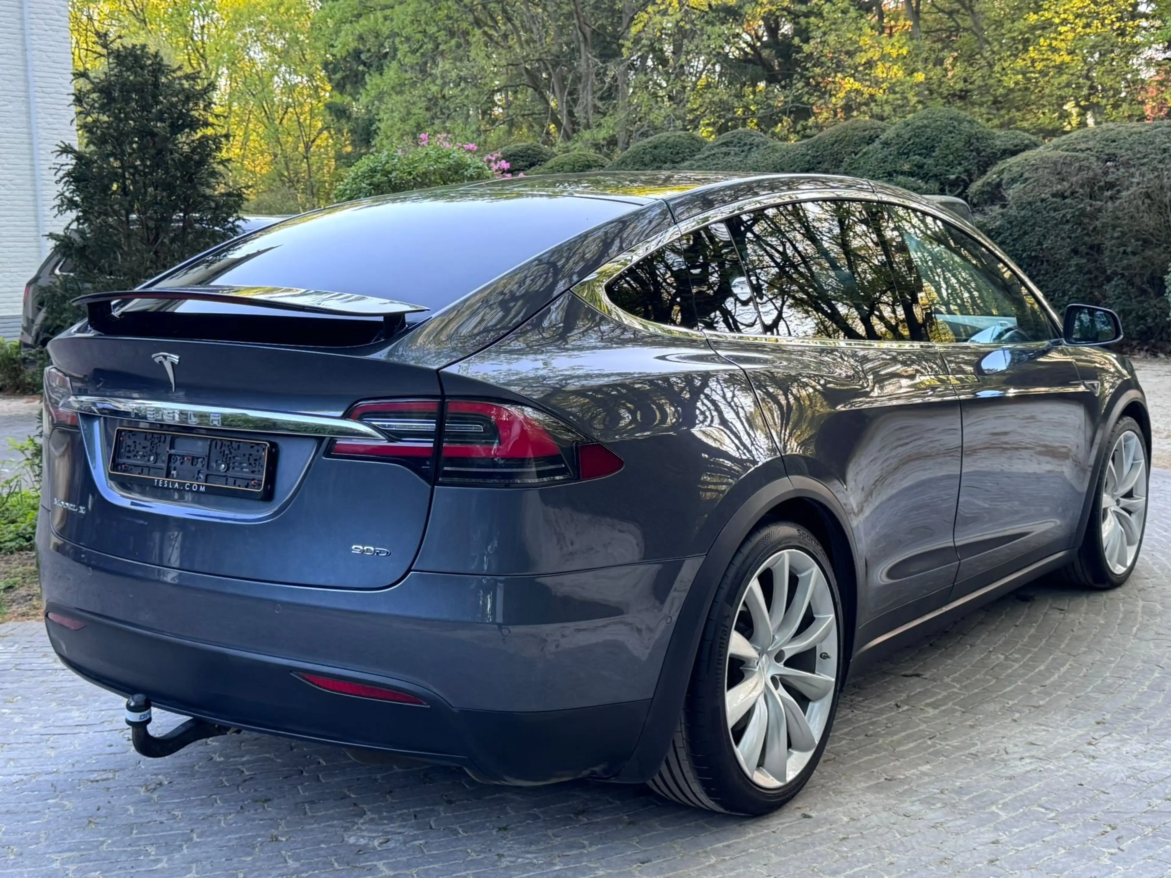 Tesla Model X 90D Dual Motor | 7 Seats | 22" Wheels | Autopilot | Ventilated Seats | Winter Pack | Tow Hook — photo 6