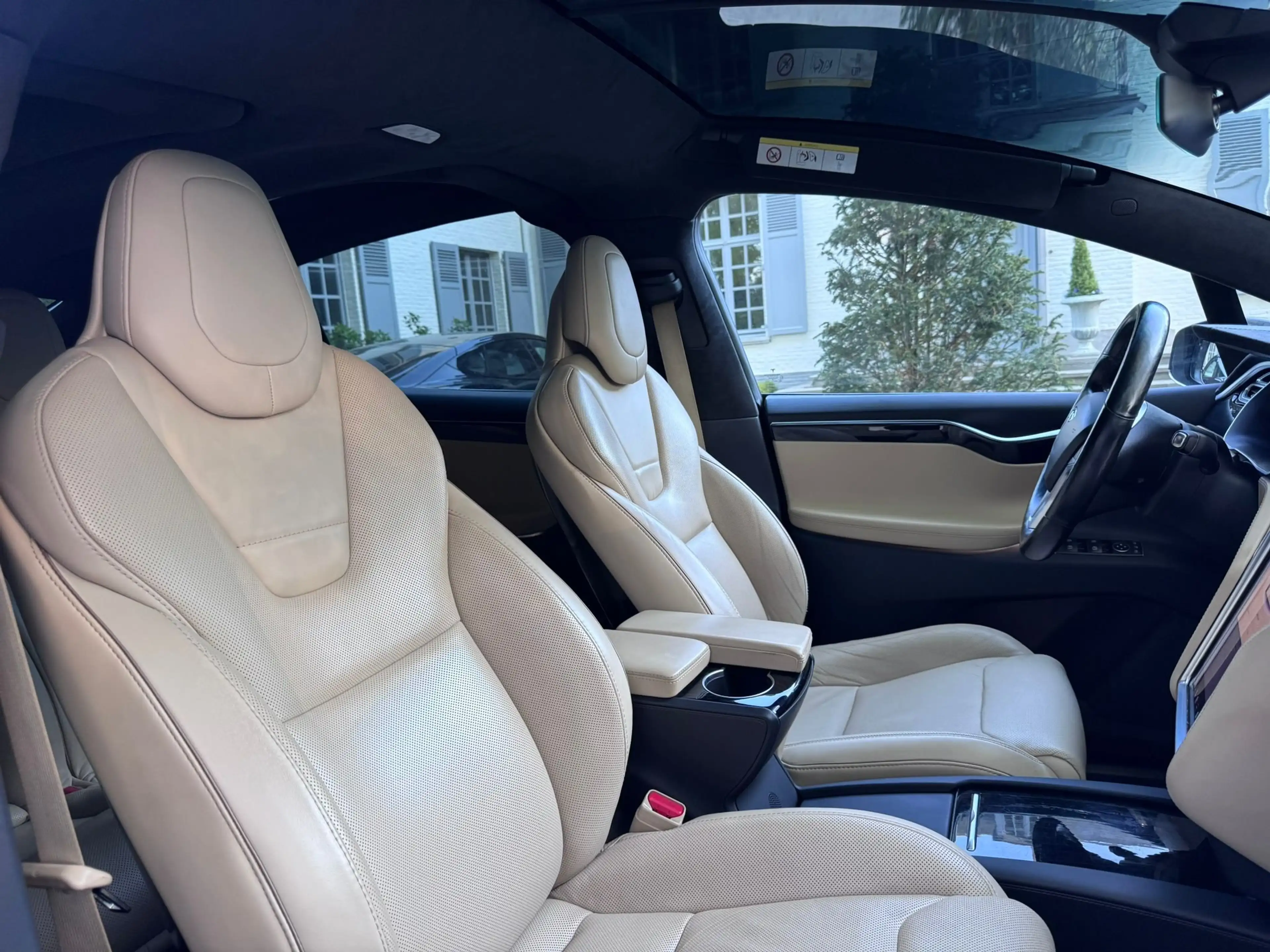 Tesla Model X 90D Dual Motor | 7 Seats | 22" Wheels | Autopilot | Ventilated Seats | Winter Pack | Tow Hook — photo 12