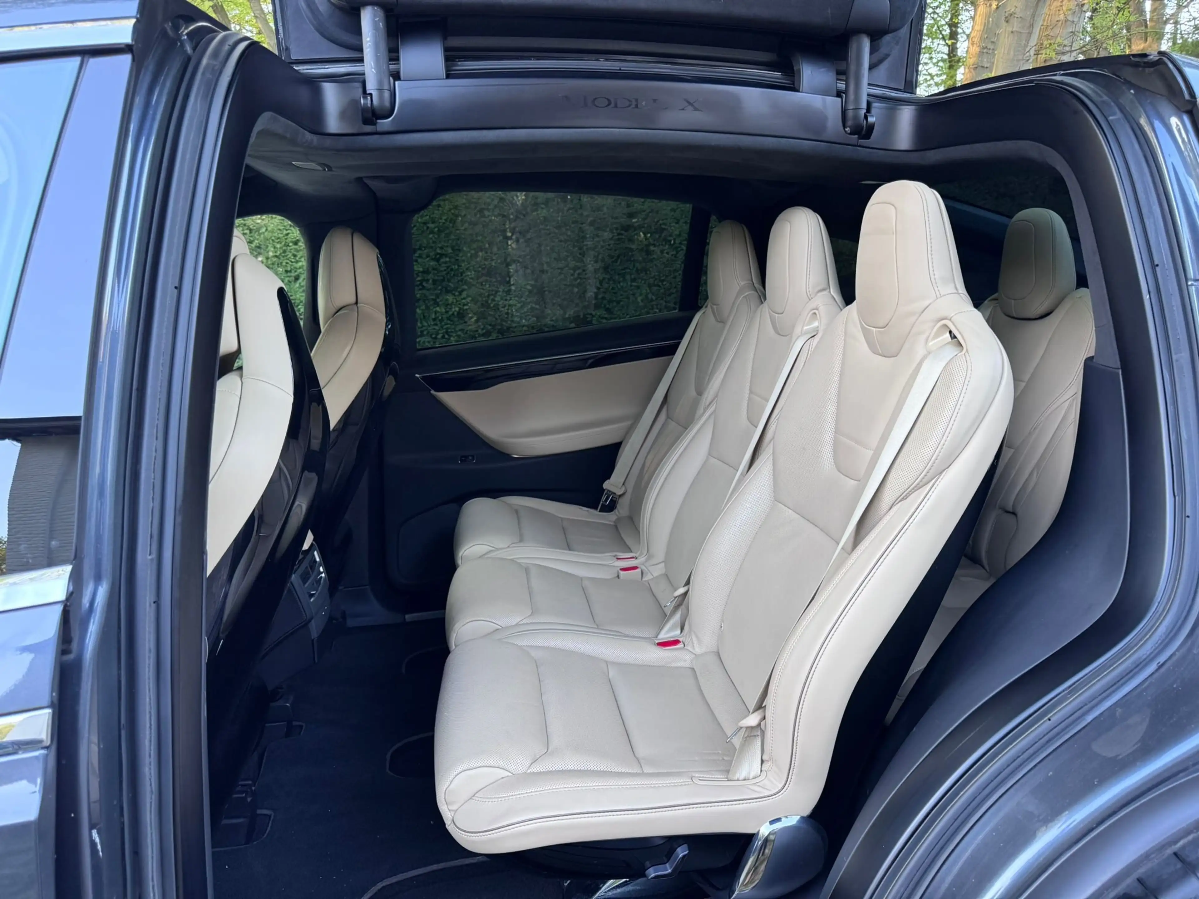 Tesla Model X 90D Dual Motor | 7 Seats | 22" Wheels | Autopilot | Ventilated Seats | Winter Pack | Tow Hook — photo 14