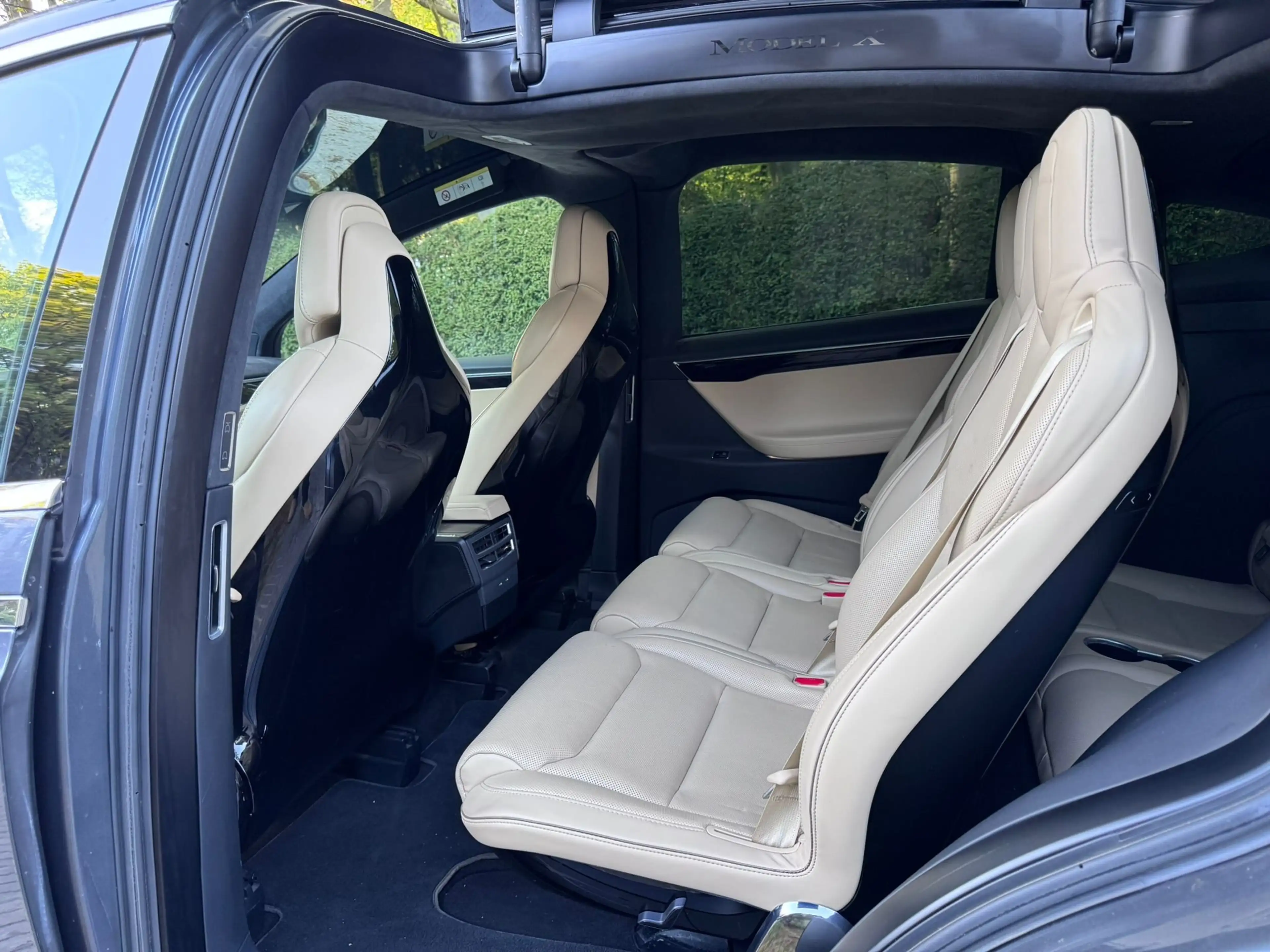 Tesla Model X 90D Dual Motor | 7 Seats | 22" Wheels | Autopilot | Ventilated Seats | Winter Pack | Tow Hook — photo 15