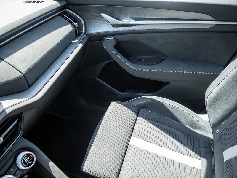 Skoda Kodiaq 1.5 TSI iV Sportline MATRIX-LED 360° — photo 11