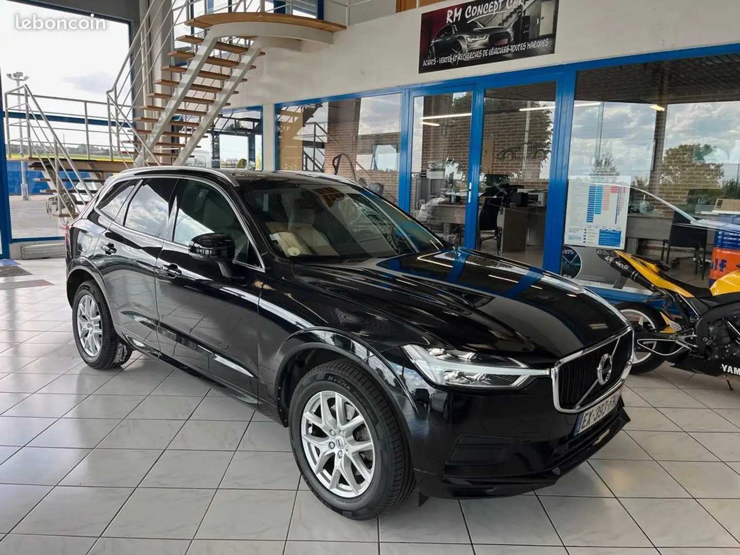 Volvo XC60 D4 190ch Momentum Geartronic AWD GPS-LED-CUIR-CARP Fekete - 1
