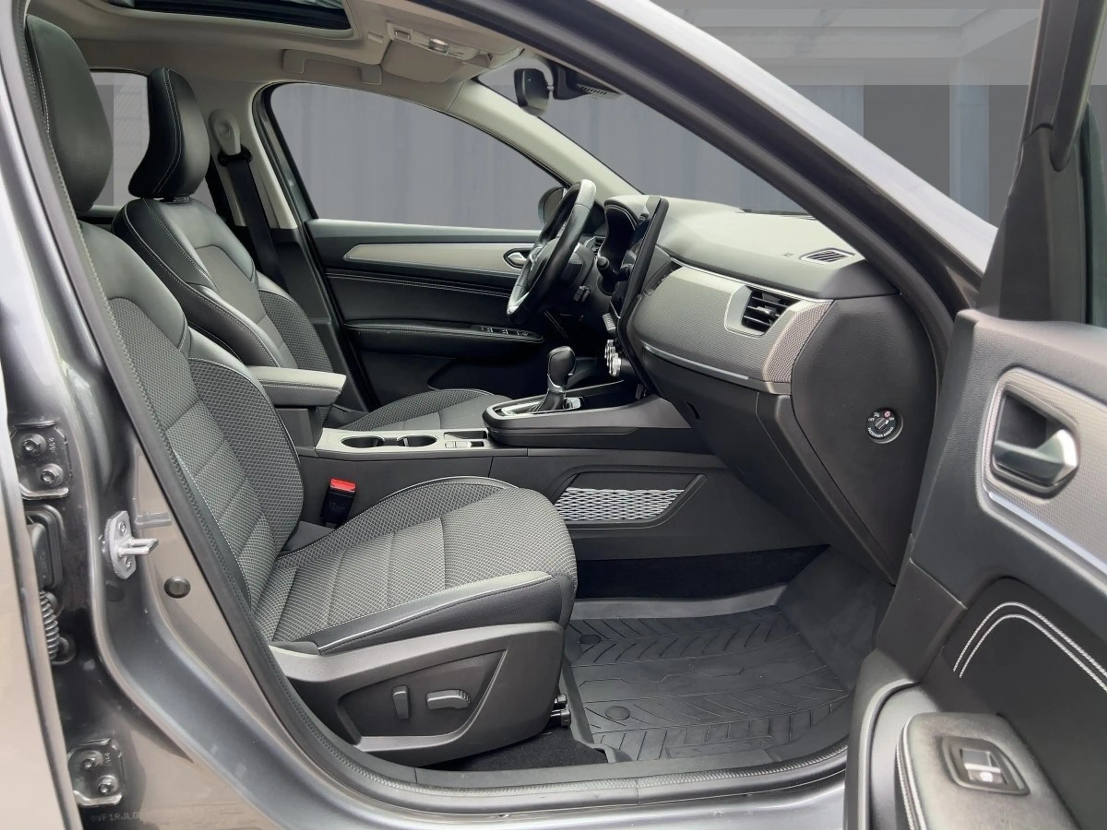 Renault Arkana 1.6 E-TECH 145 Techno — photo 8