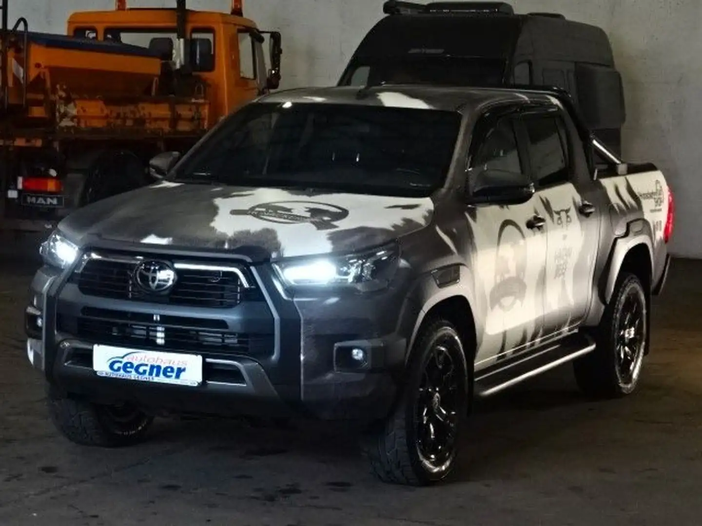 Toyota Hilux Double Cab Autm. Invincible 4x4 AHK Rollo White - 2