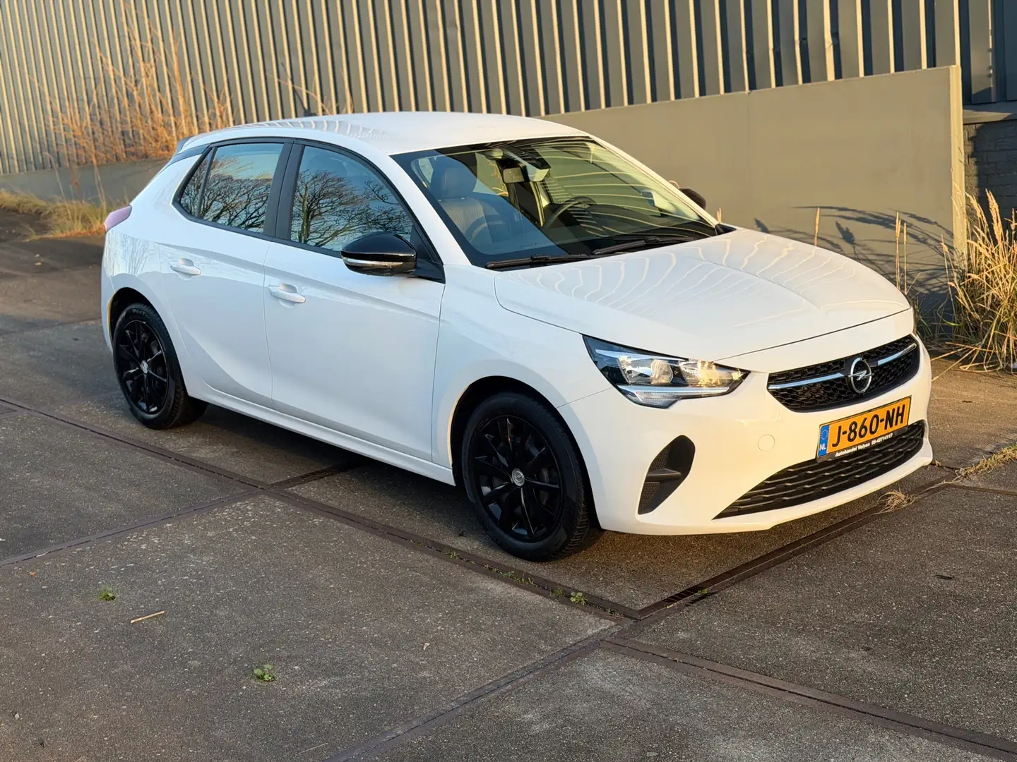 Opel Corsa 1.2 Edition Nette Auto 101 PK Weiß - 2