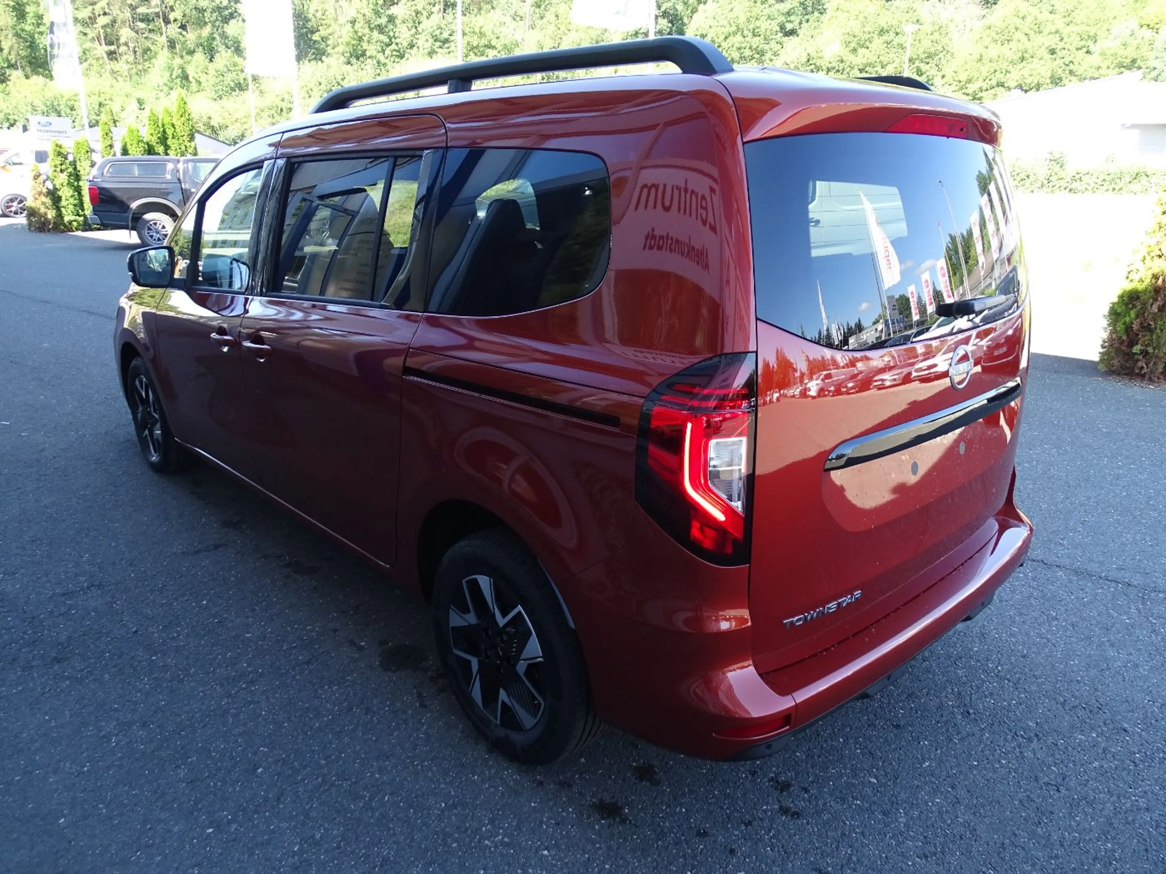 Nissan Townstar Kombi DIG-T 130 L2 Tekna Navi+SHZ+360 — photo 8