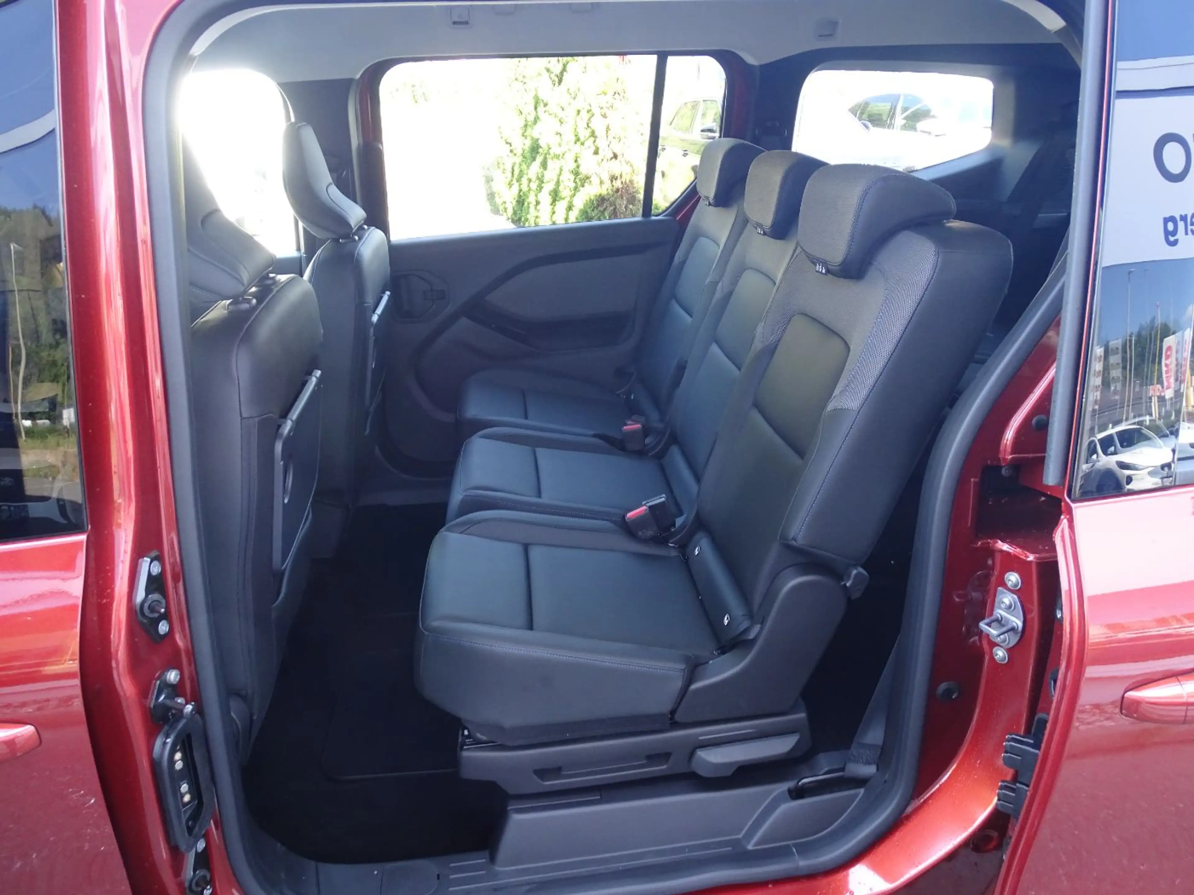 Nissan Townstar Kombi DIG-T 130 L2 Tekna Navi+SHZ+360 — photo 13