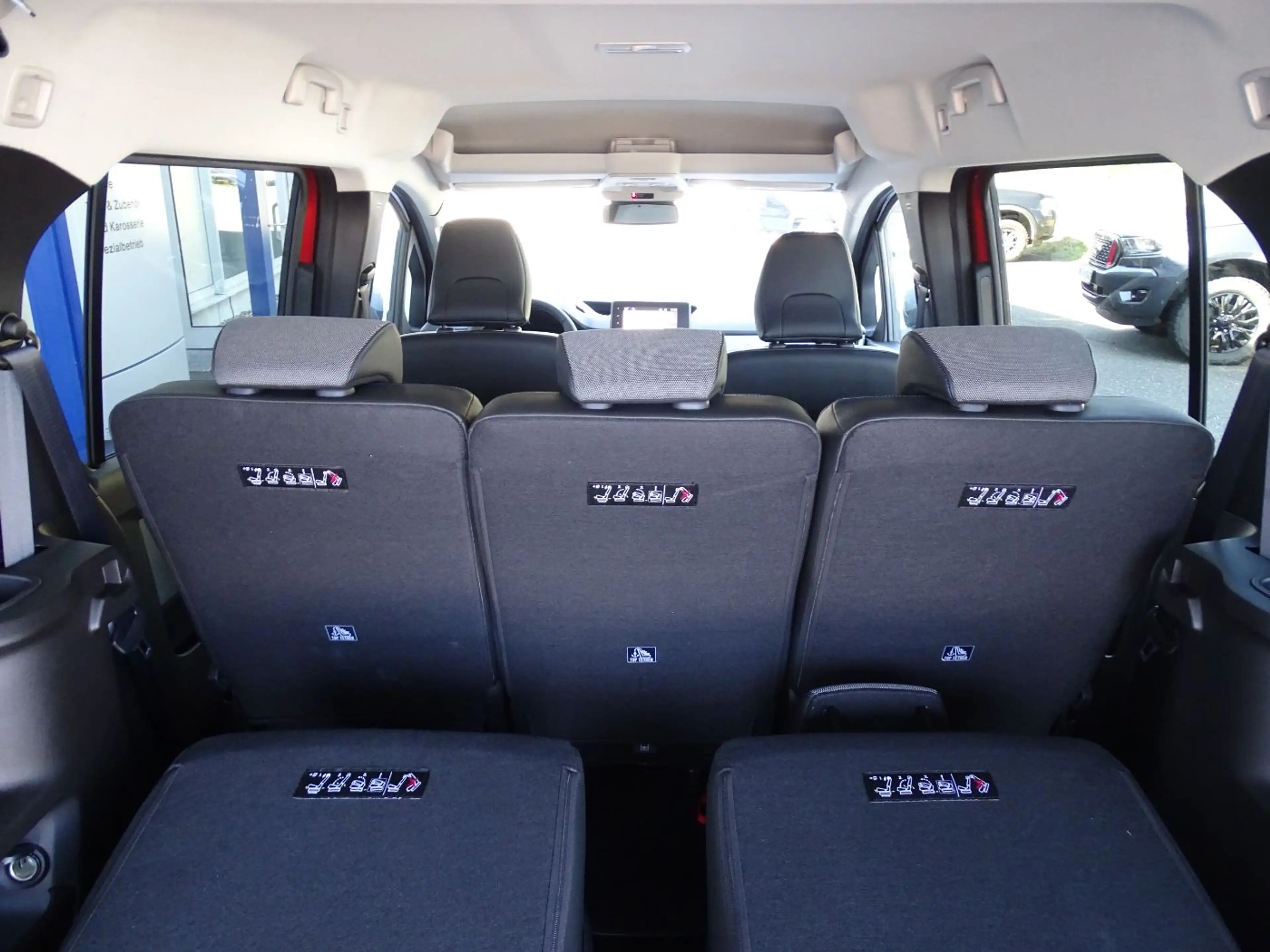 Nissan Townstar Kombi DIG-T 130 L2 Tekna Navi+SHZ+360 — photo 11