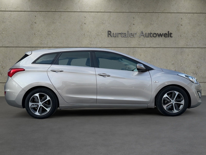 Hyundai i30 cw blue Classic *KLIMA*SHZ*TEMP.*PDC*LKH*TÜV — photo 6