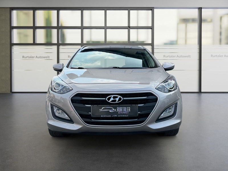 Hyundai i30 cw blue Classic *KLIMA*SHZ*TEMP.*PDC*LKH*TÜV — photo 8