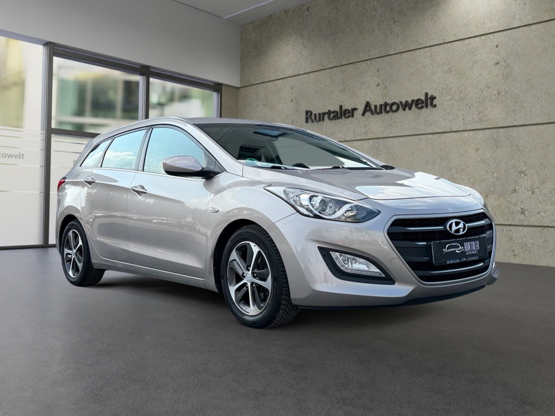 Hyundai i30 cw blue Classic *KLIMA*SHZ*TEMP.*PDC*LKH*TÜV — photo 7