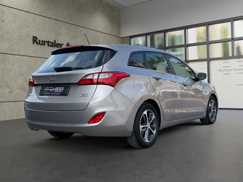 Hyundai i30 cw blue Classic *KLIMA*SHZ*TEMP.*PDC*LKH*TÜV — photo 5