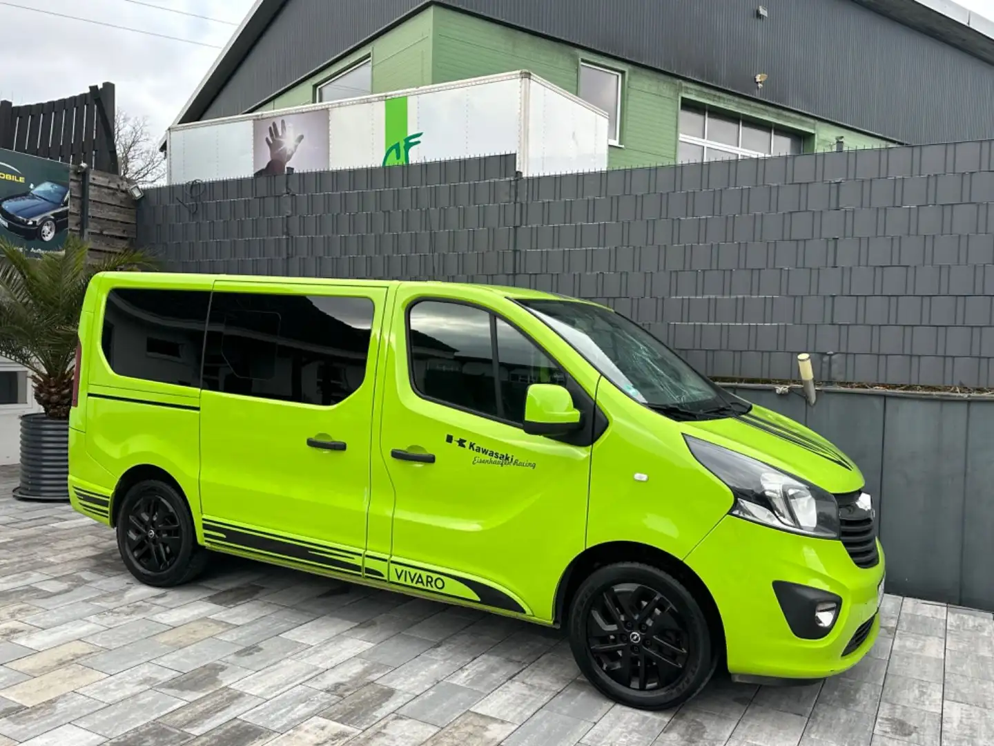 Opel Vivaro B Kombi 2,7t Sport/Standheizung-Klima Зелений - 1