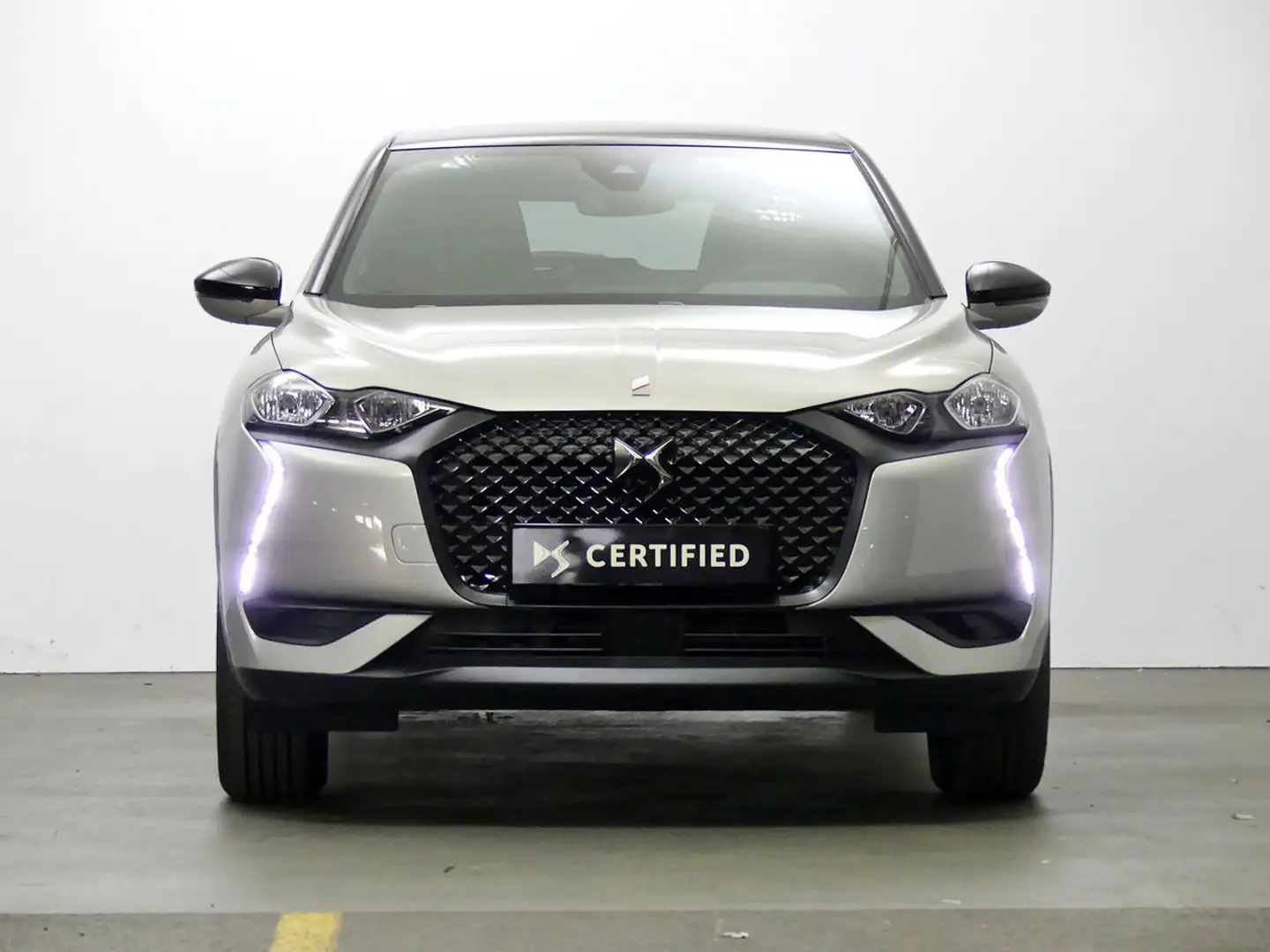 DS Automobiles DS 3 Crossback E-TENSE 50 KWH PERFORMANCE LINE AUTO 136 5P Gris - 2