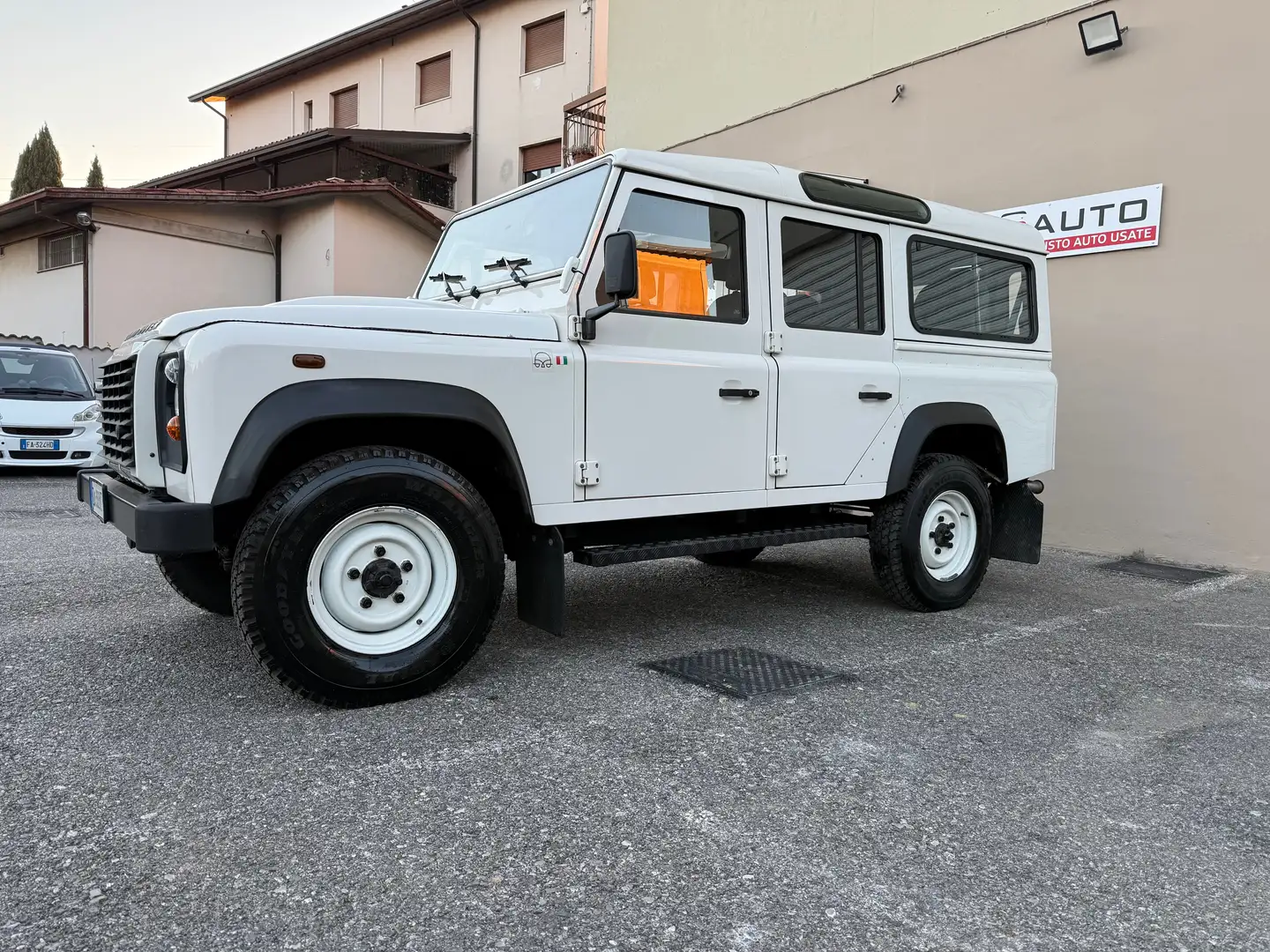 Land Rover Defender Defender 110 2.4 td SE SW UNICO PROPRIETARIO Beige - 2